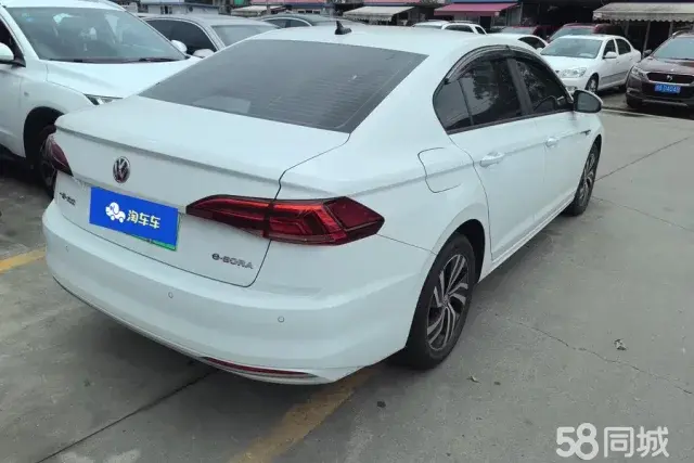 Volkswagen Bora Pure Electric 2021 صورة سيارة #4