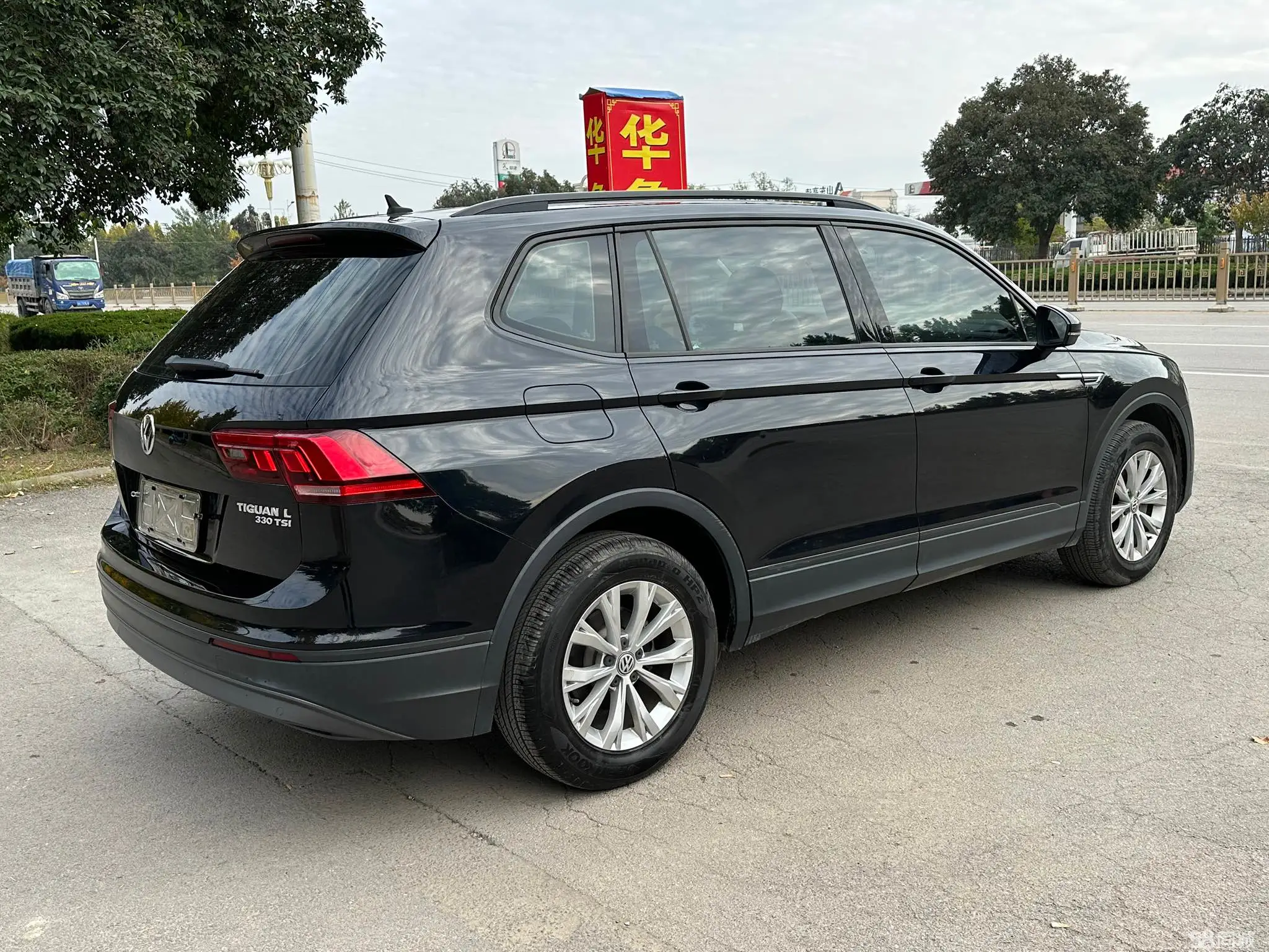 Volkswagen Tiguan L 2018 immagine di auto #4