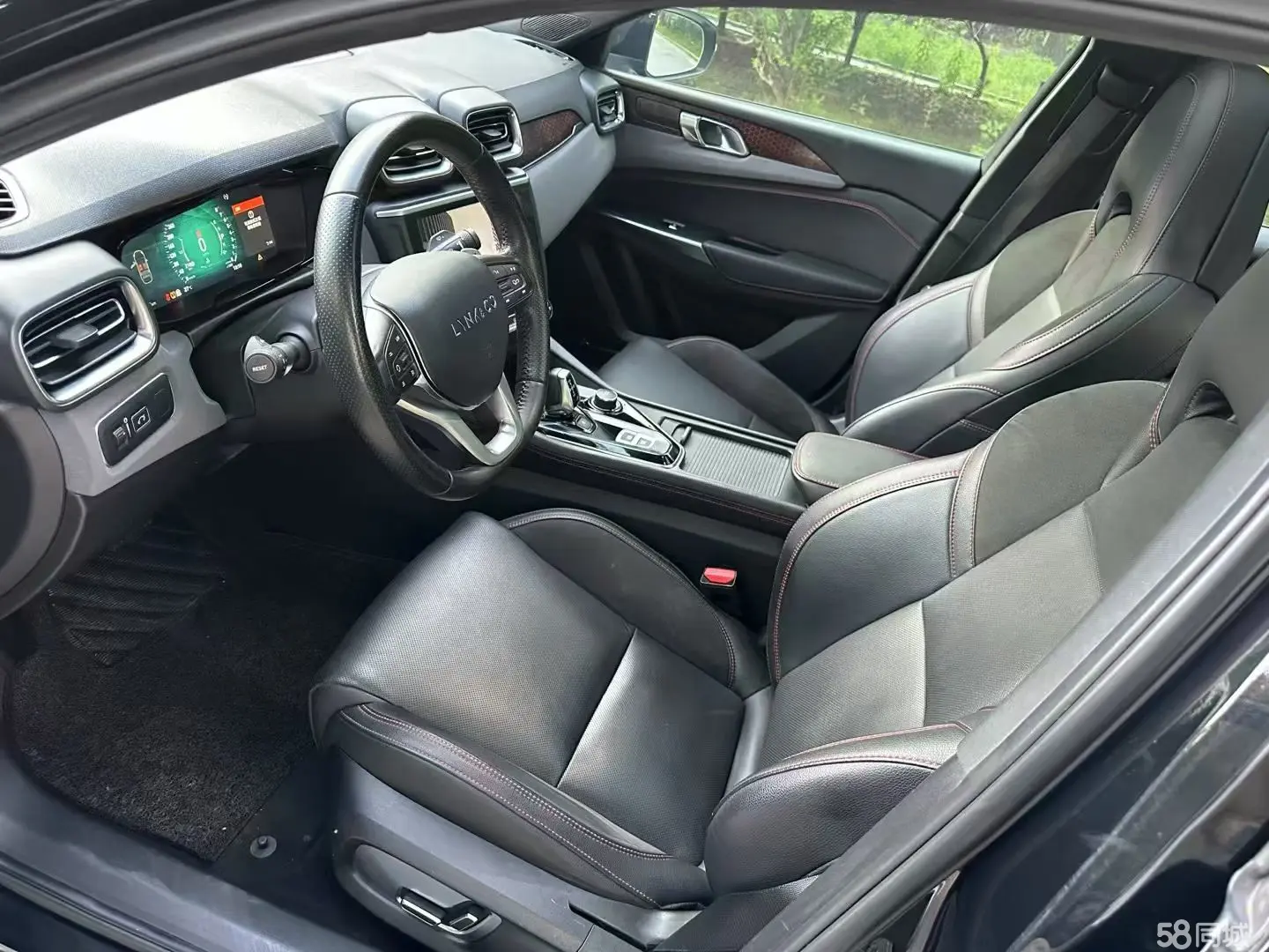 Lynk & Co 03 2019 #4 Lynk & Co 03 2019 car image #4
