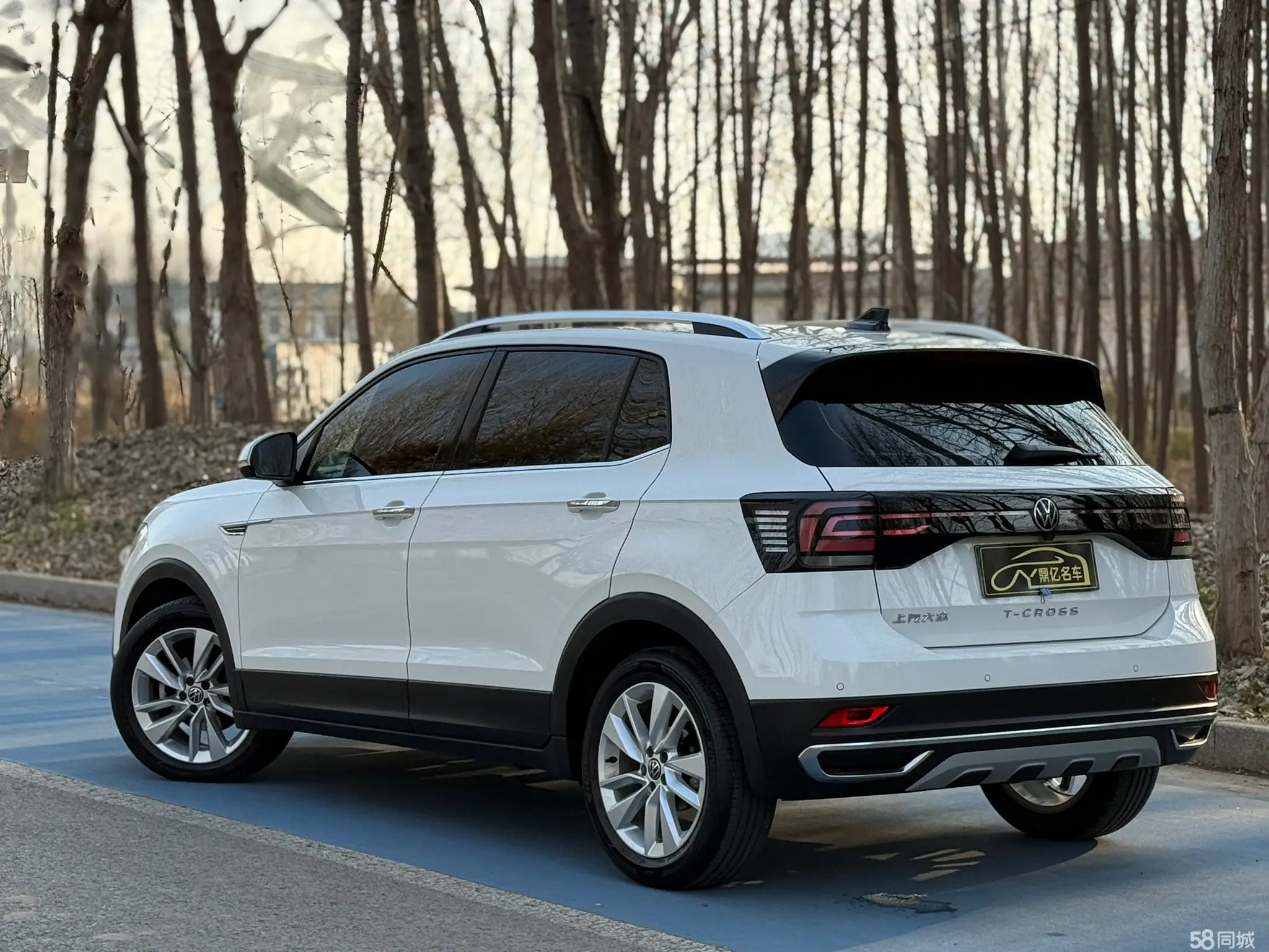 Volkswagen T-Cross 2021 car image #4