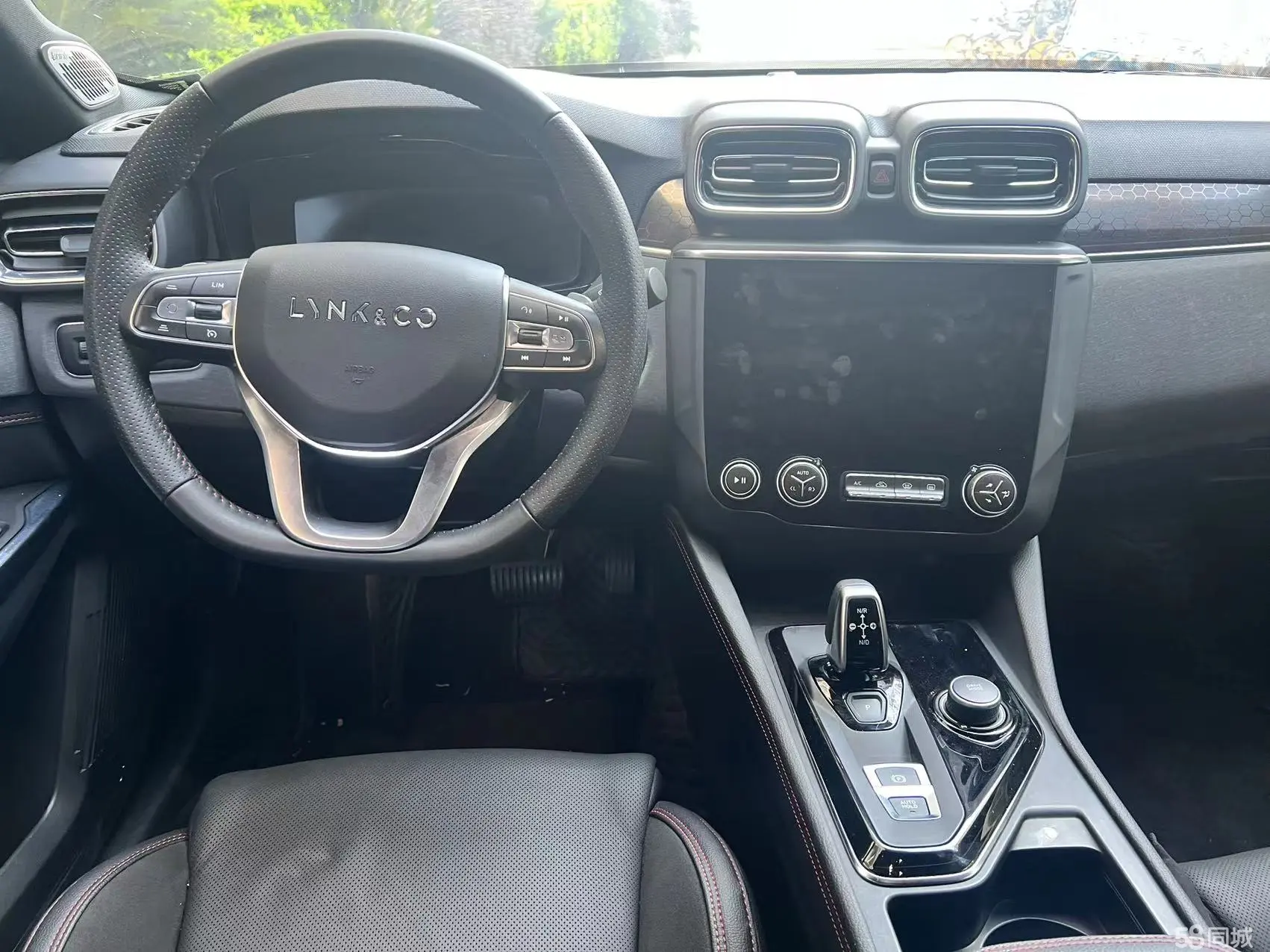 Lynk & Co 03 2019 car image #4