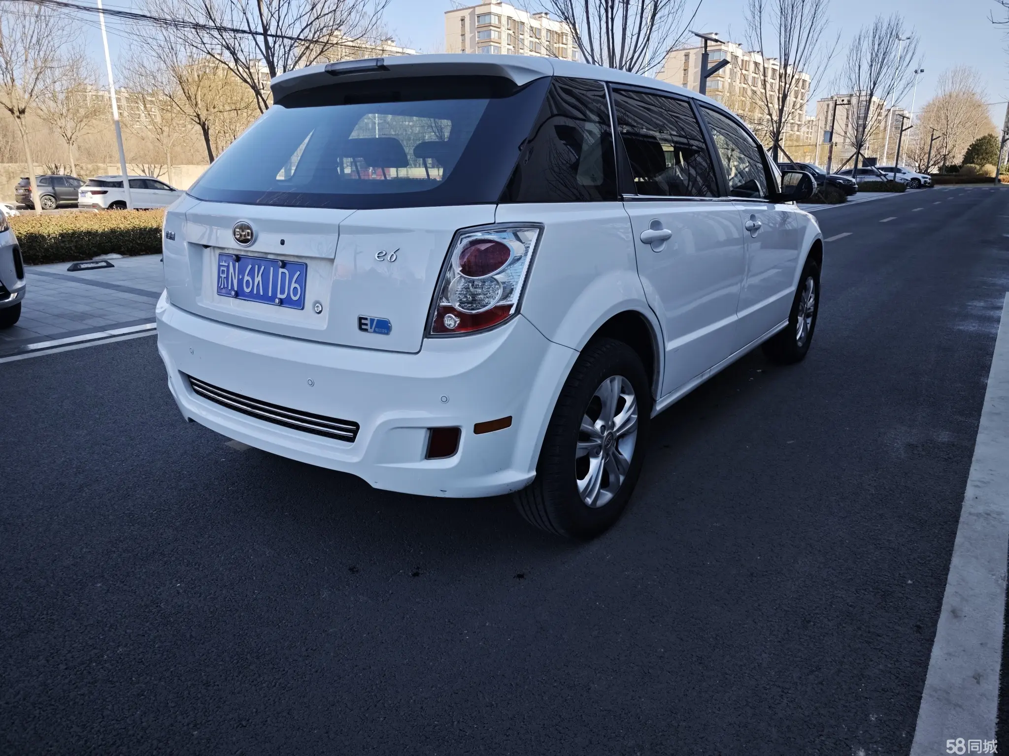 BYD e6 2016 #4 BYD e6 2016 car image #4