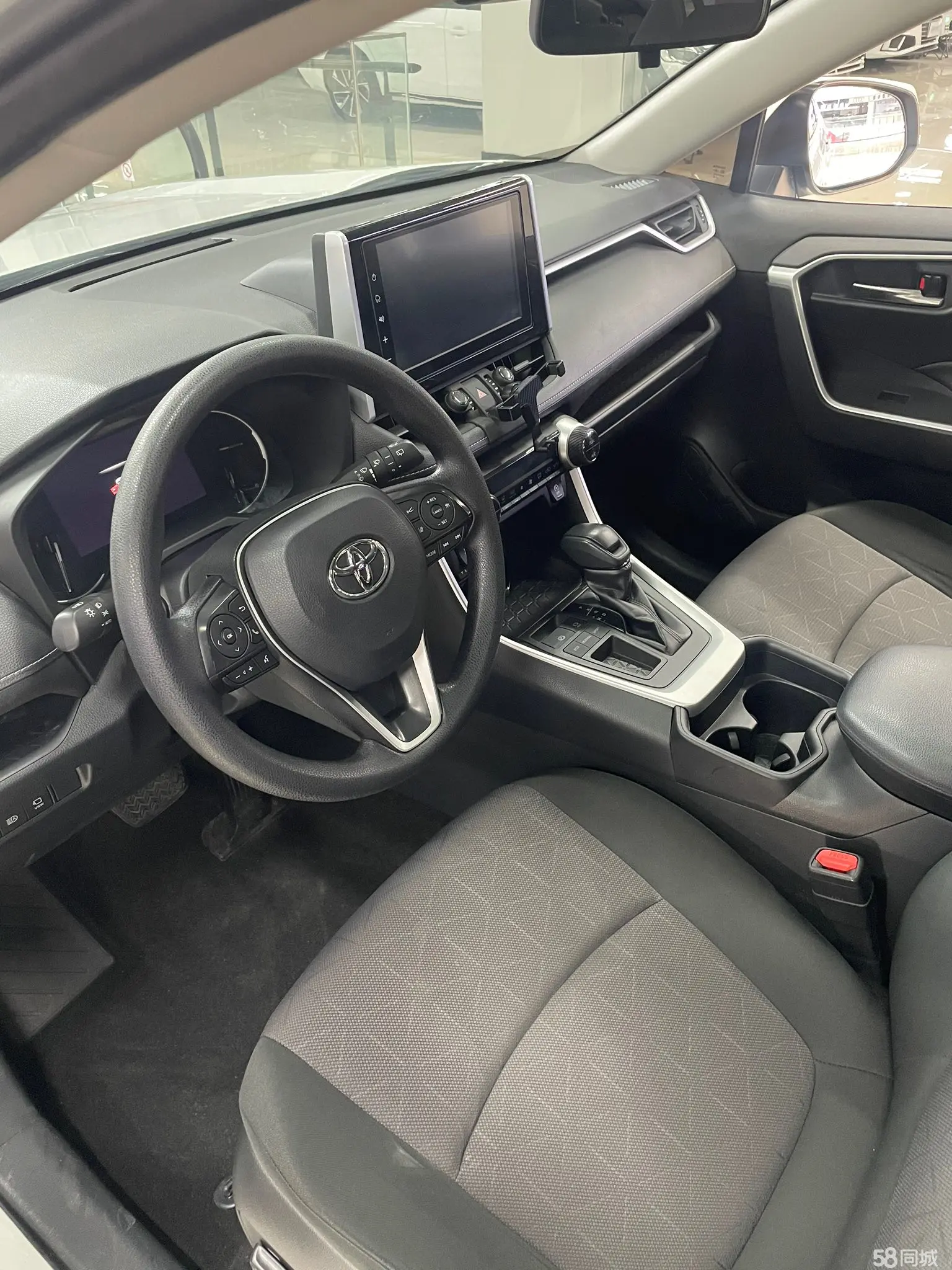Toyota RAV4 2020 car image #4