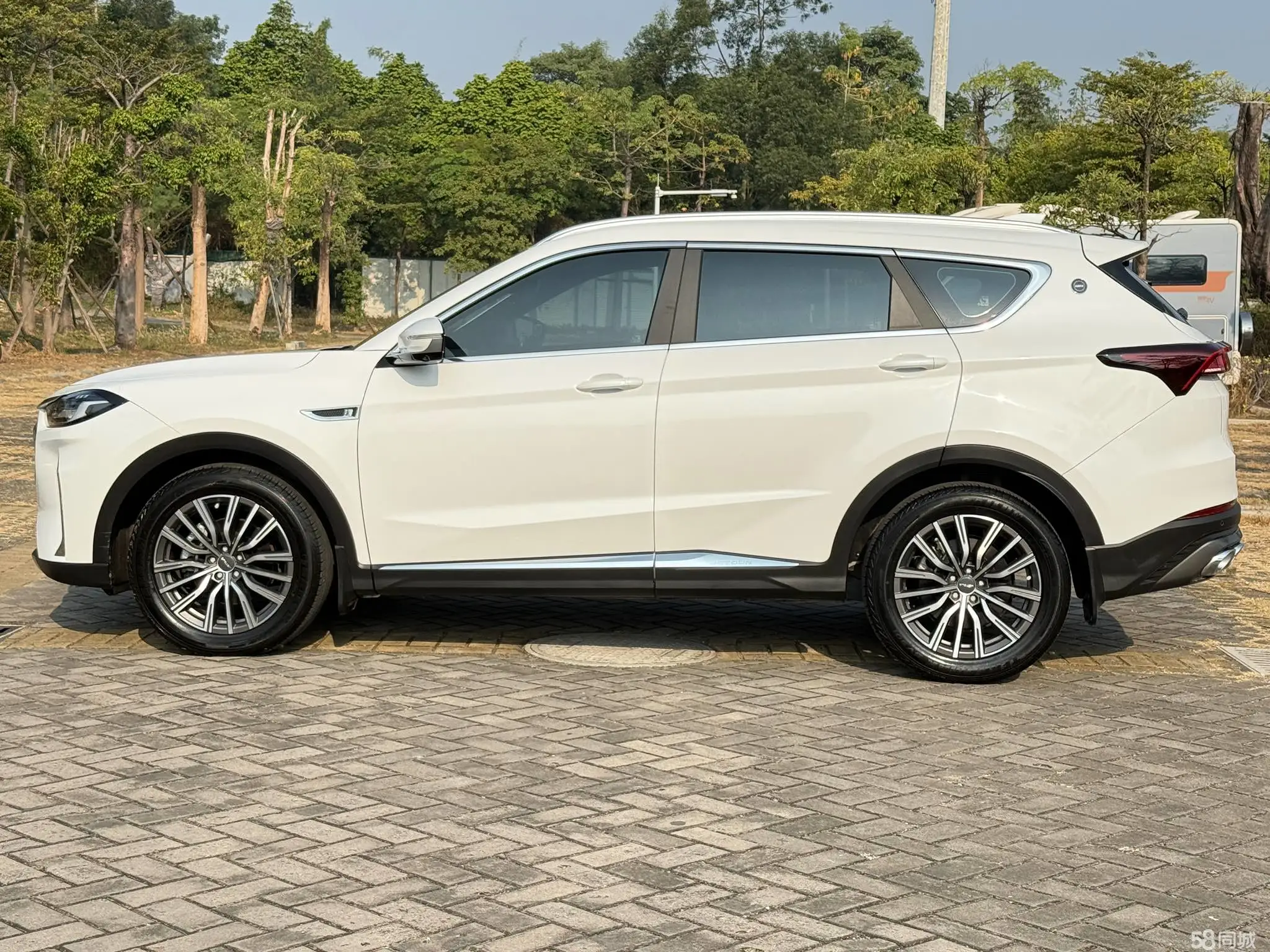 Jetour X70 PLUS 2023 صورة سيارة #4