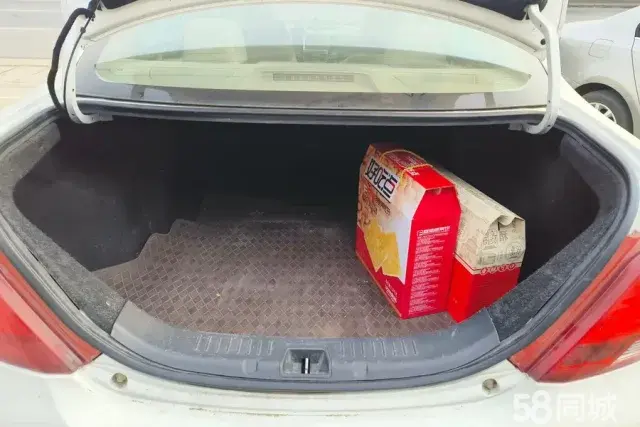 BYD e5 2017 car image #4