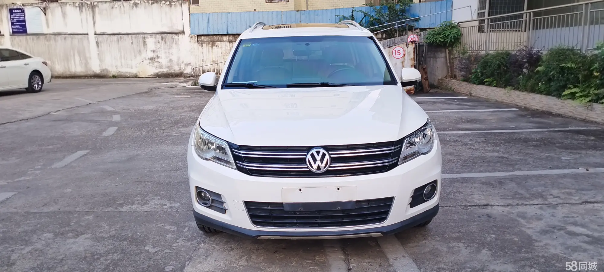 Volkswagen Tiguan 2012 car image #4