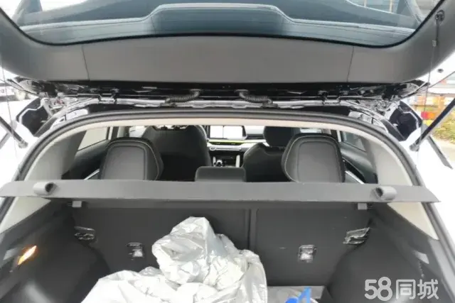 GEELY Coolray 2022 car image #4