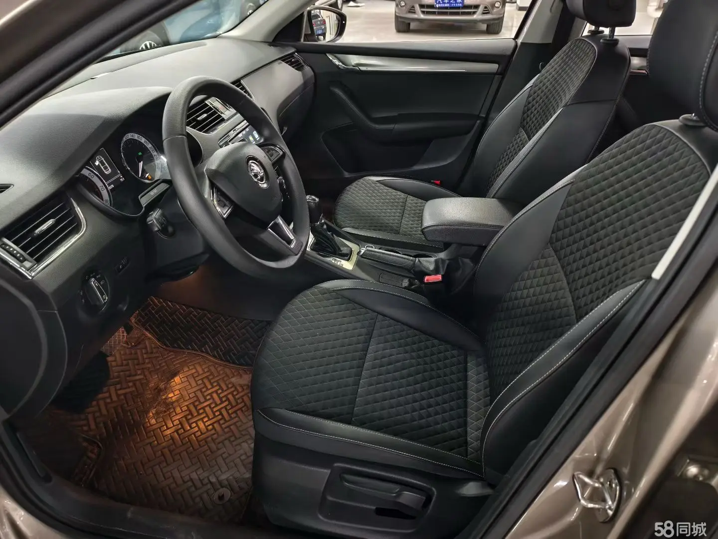 Skoda Octavia 2018 car image #4