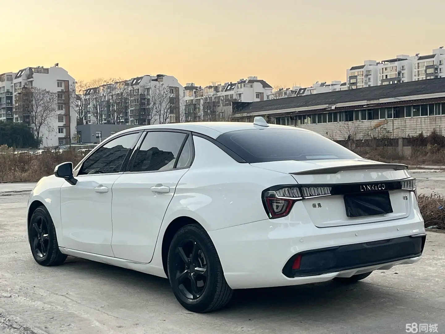Lynk & Co 03 2018 car image #4