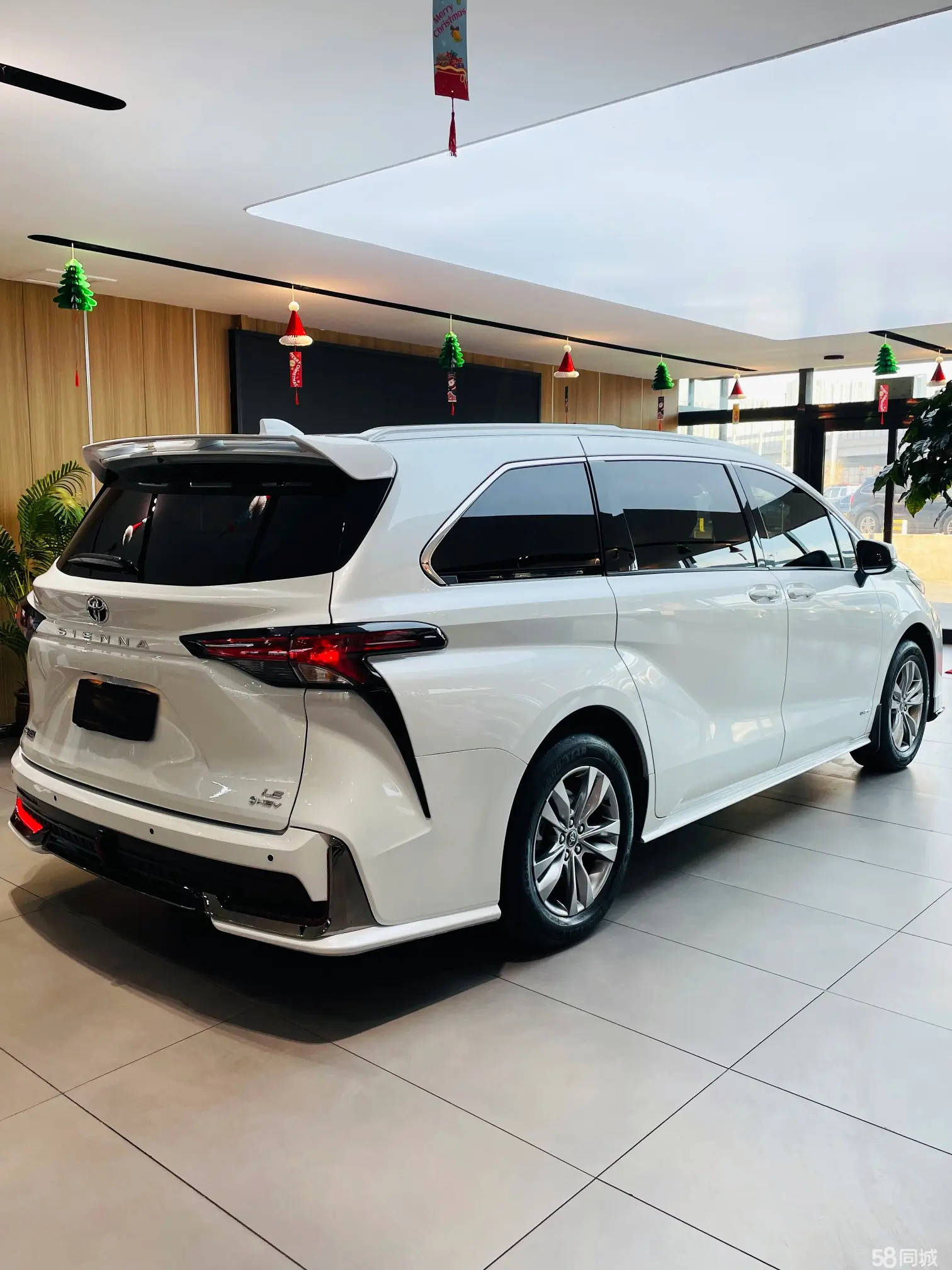 Toyota Sienna 2025 image de voiture #4