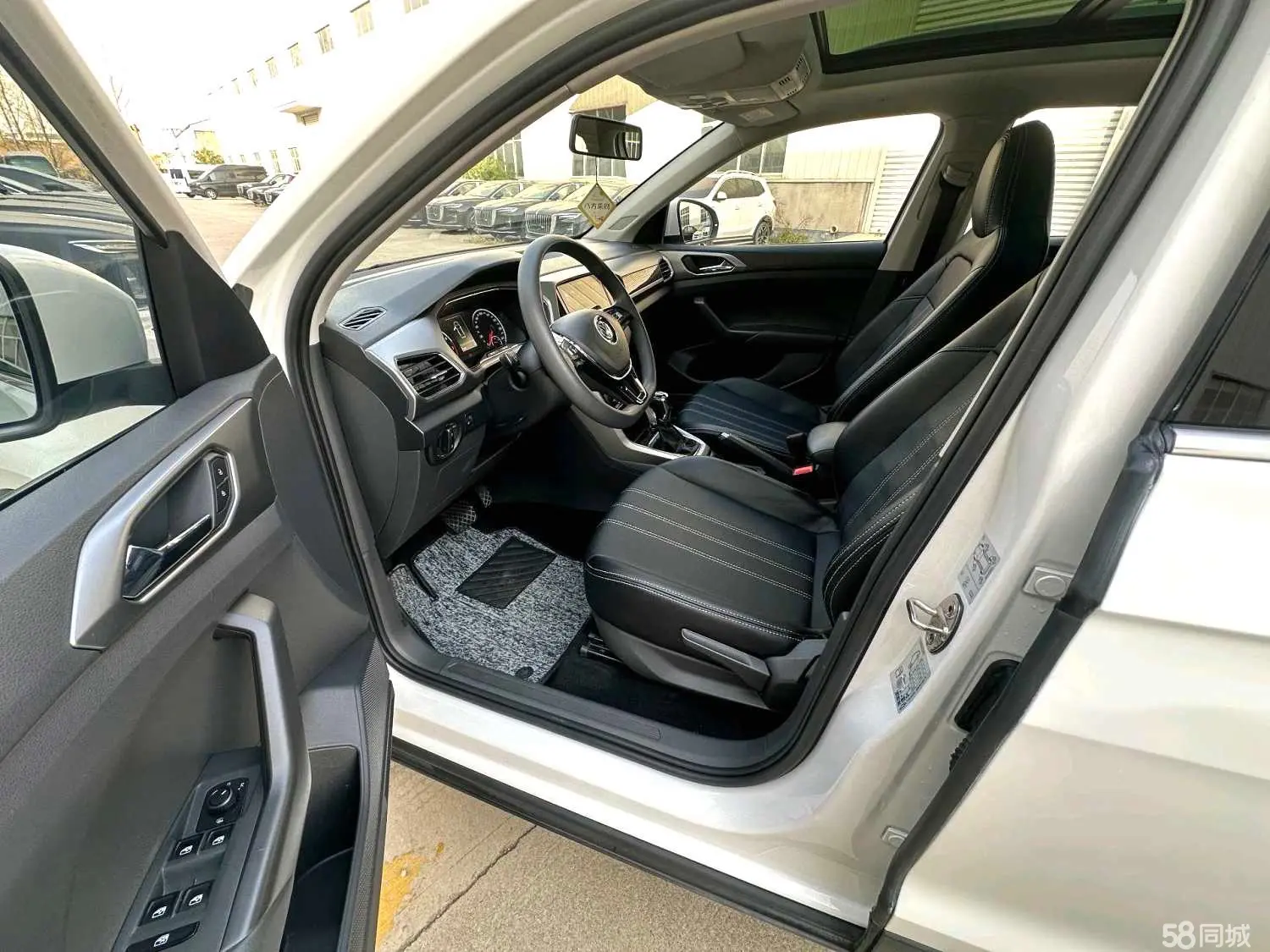 Volkswagen T-Cross 2019 car image #4