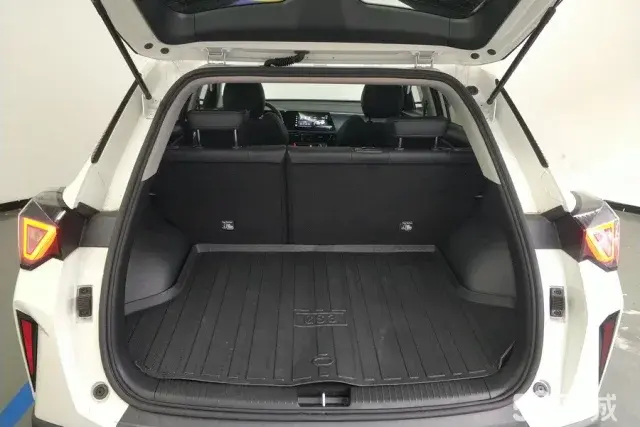 GAC Trumpchi GS3 2025 #4 GAC Trumpchi GS3 2025 image de voiture #4