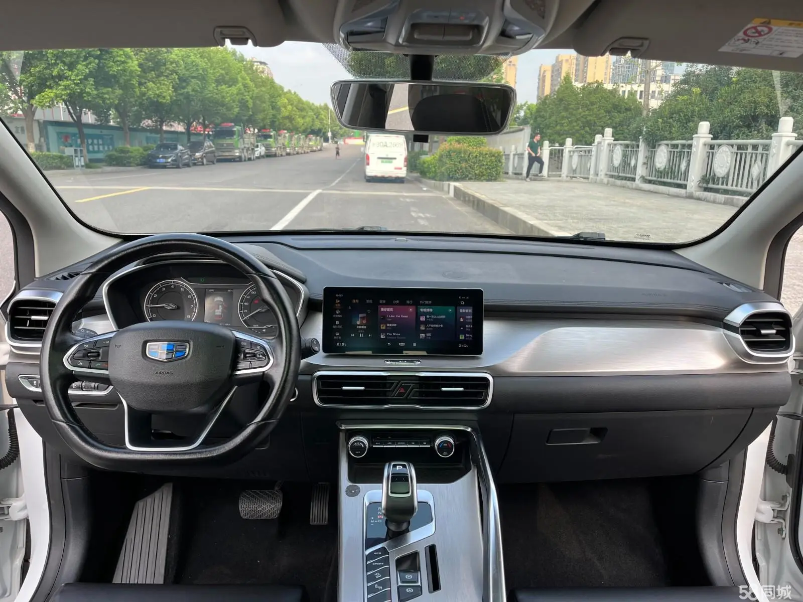 GEELY Coolray 2019 #4 GEELY Coolray 2019 car image #4