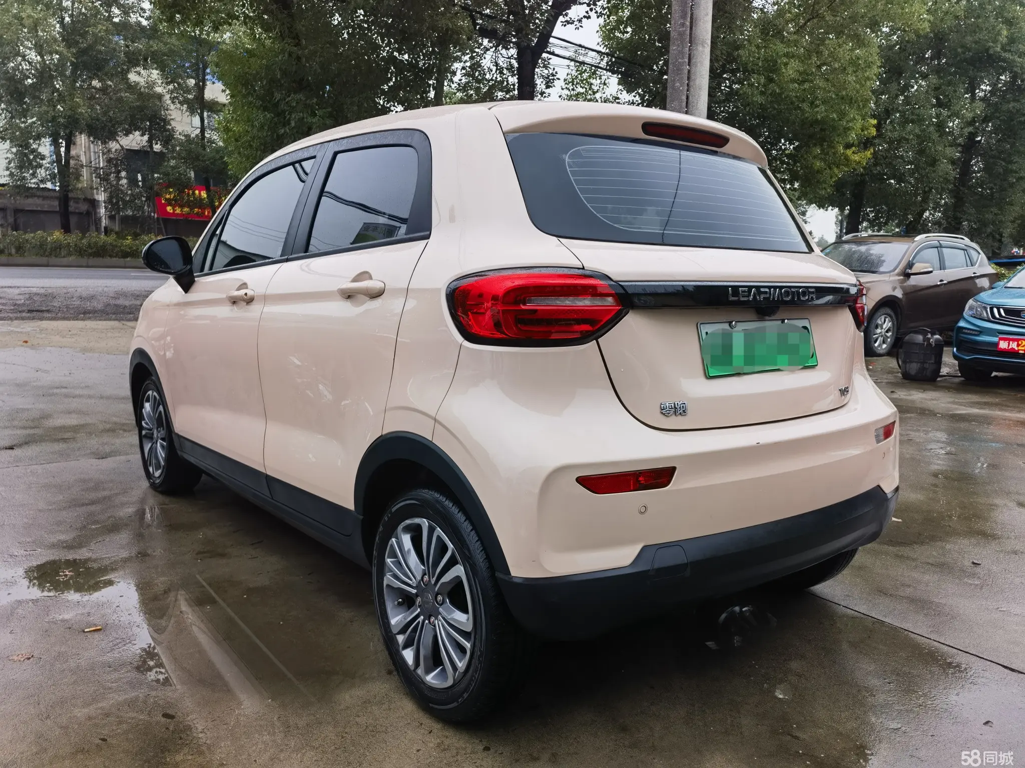 零跑汽车 零跑T03 2022 汽车图片 #4