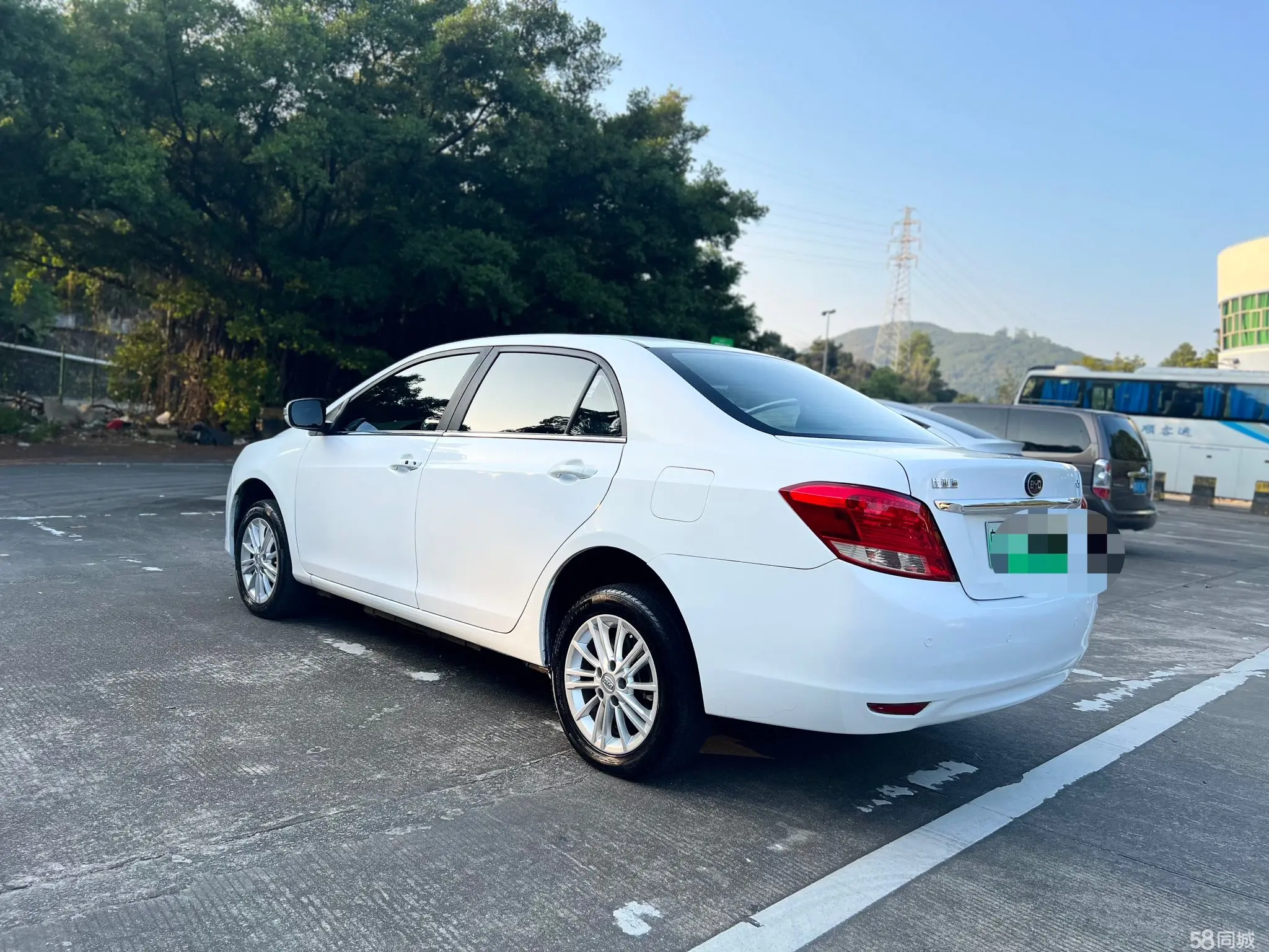 BYD e5 2018 car image #4