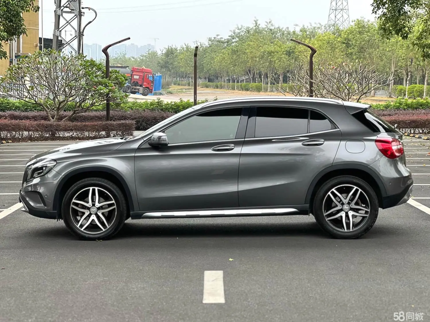 Mercedes-Benz GLA Class 2016 immagine di auto #4