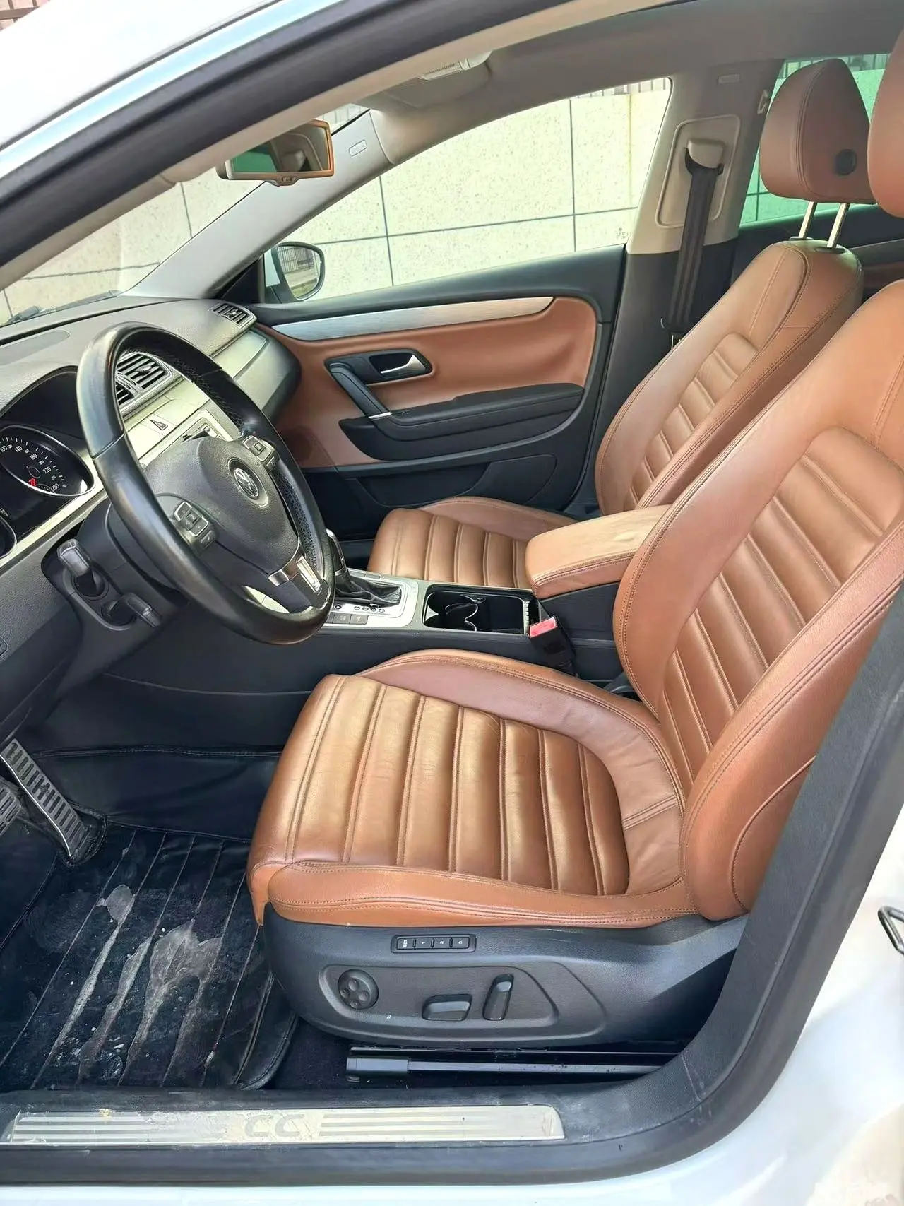 Volkswagen CC (FAW-Volkswagen) 2011 car image #4