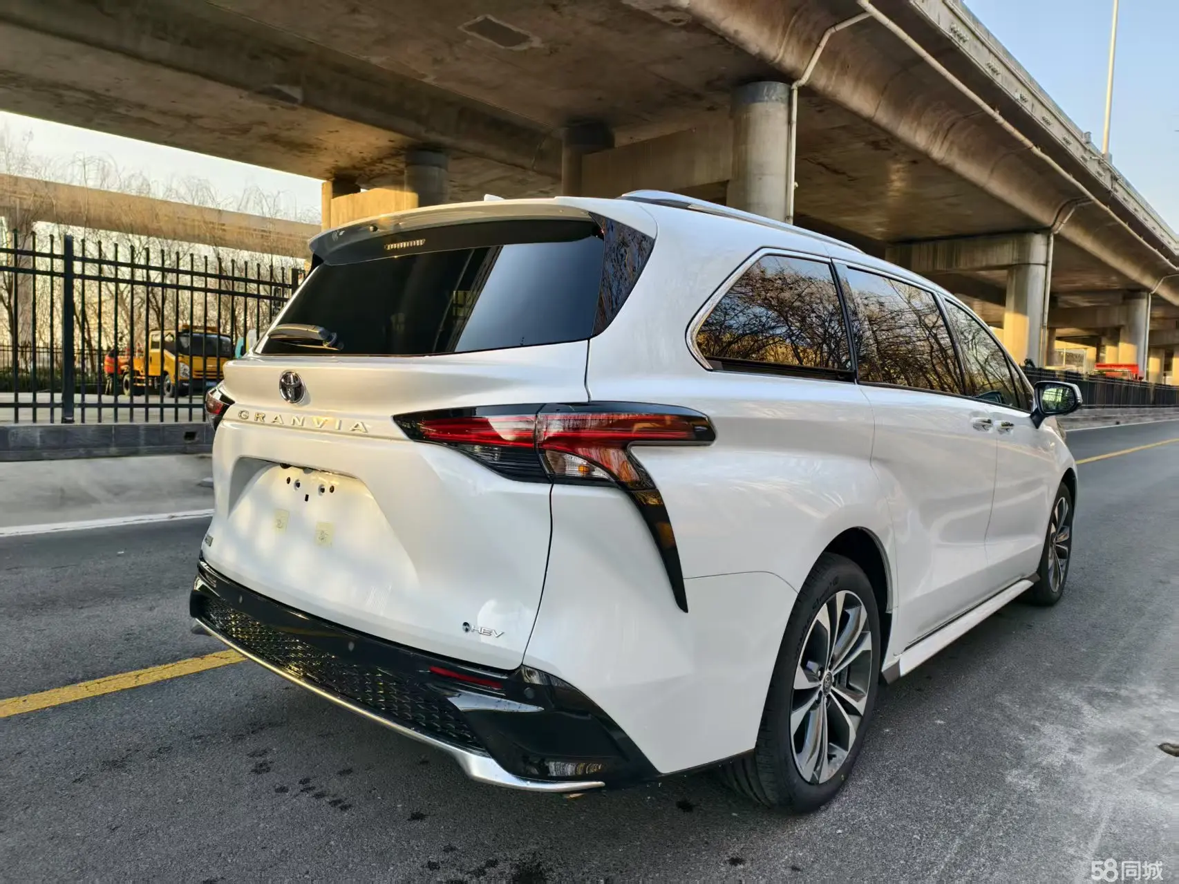 Toyota Granvia 2025 car image #4