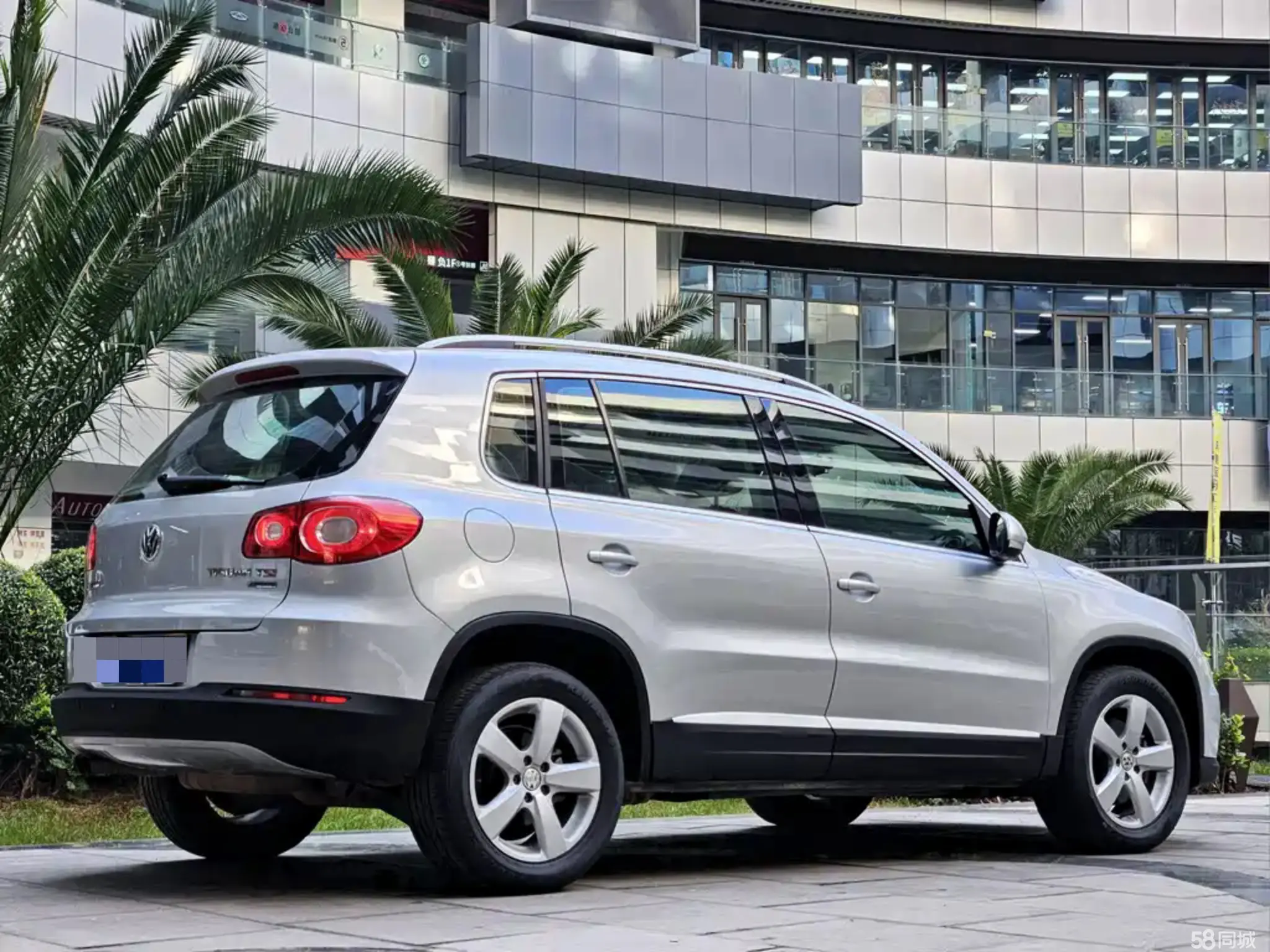Volkswagen Tiguan 2011 #4 Volkswagen Tiguan 2011 car image #4