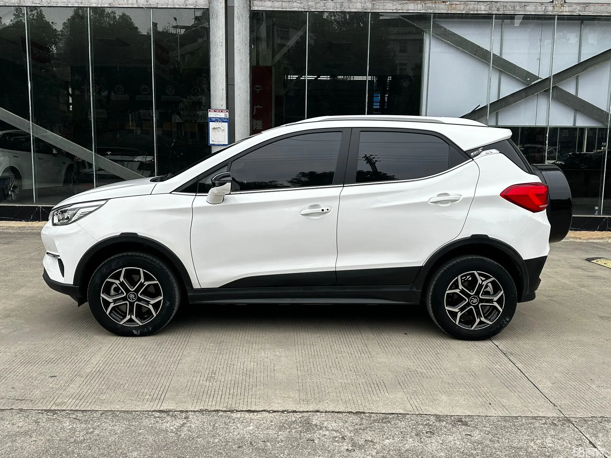 BYD Yuan Pro 2021 car image #4