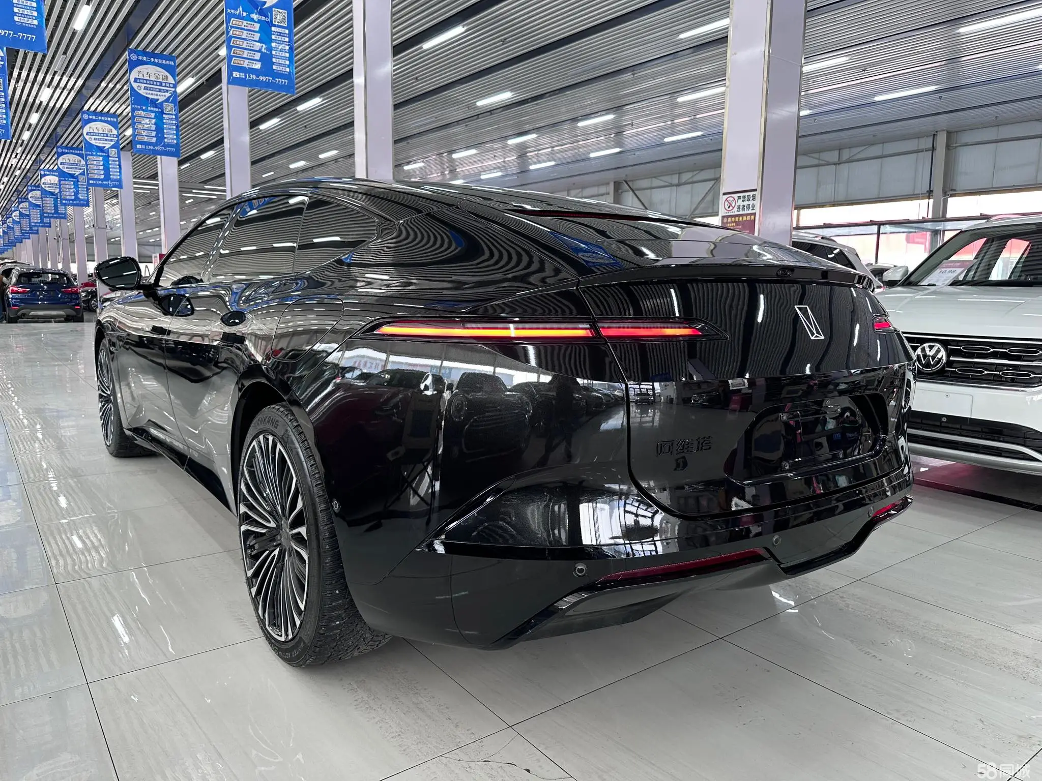 Avatr 12 2025 immagine di auto #4