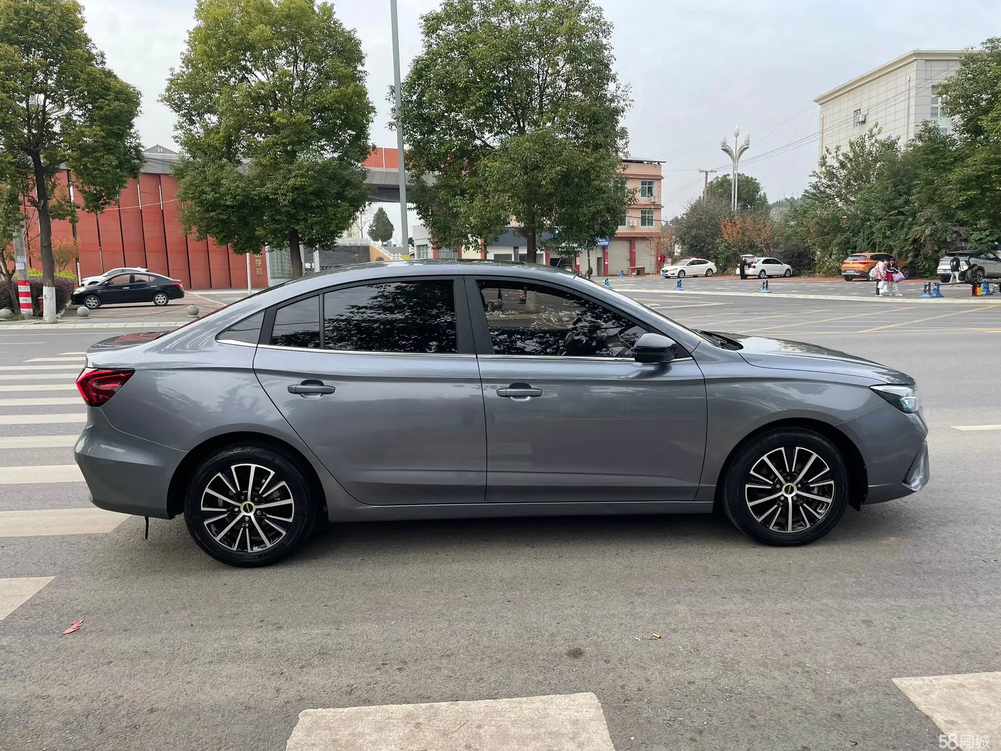 Roewe i5 2022 изображение автомобиля #4