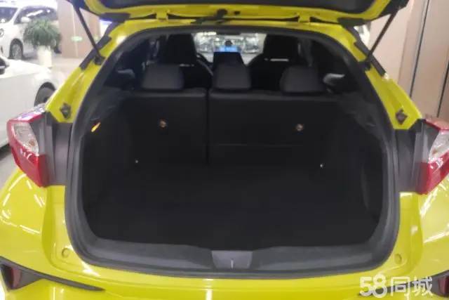 Toyota C-HR 2020 immagine di auto #4