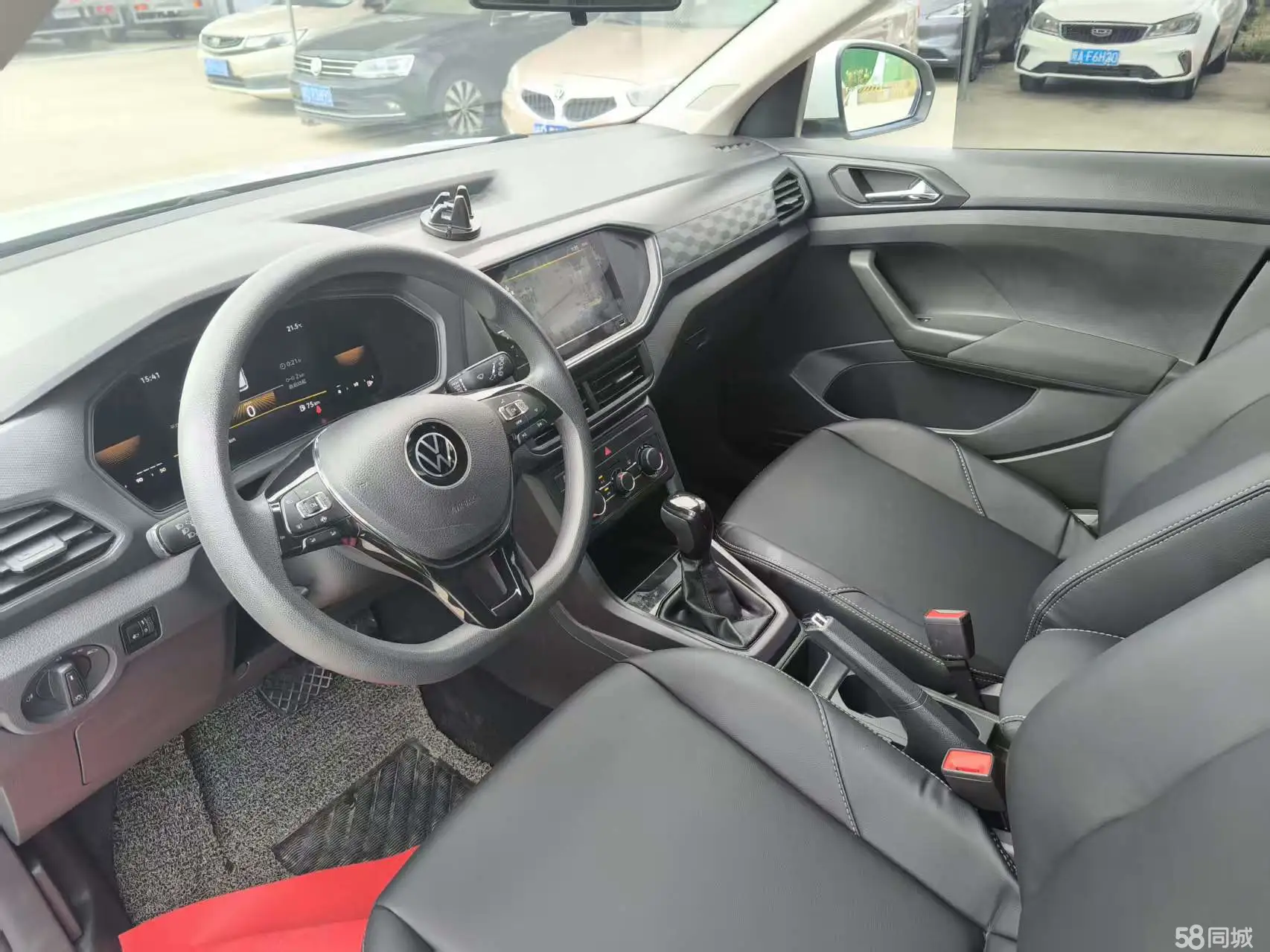 Volkswagen T-Cross 2023 car image #4