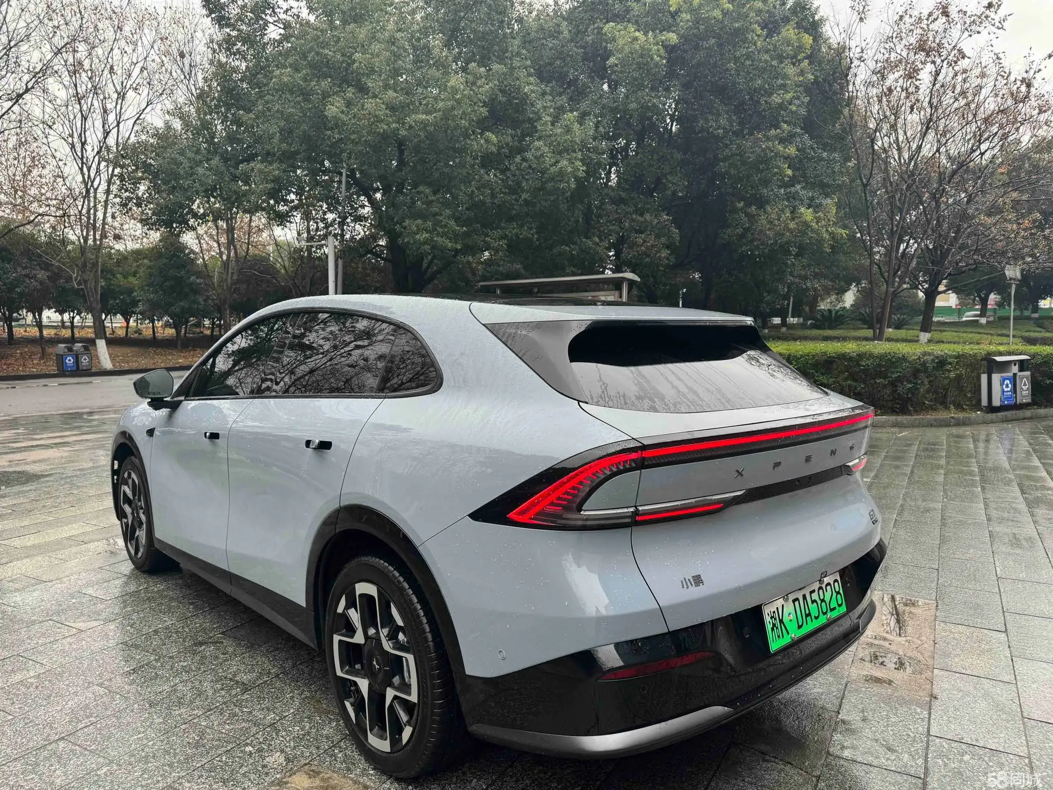 Xpeng G7 2025 car image #4