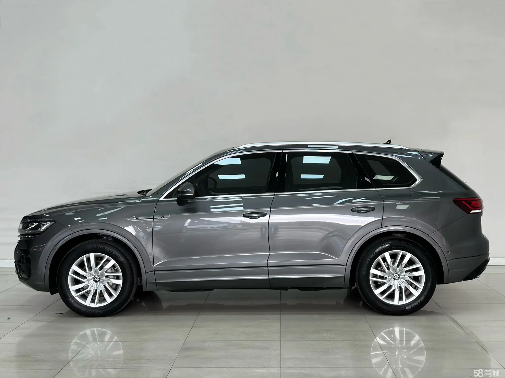 Volkswagen Touareg 2020 car image #4