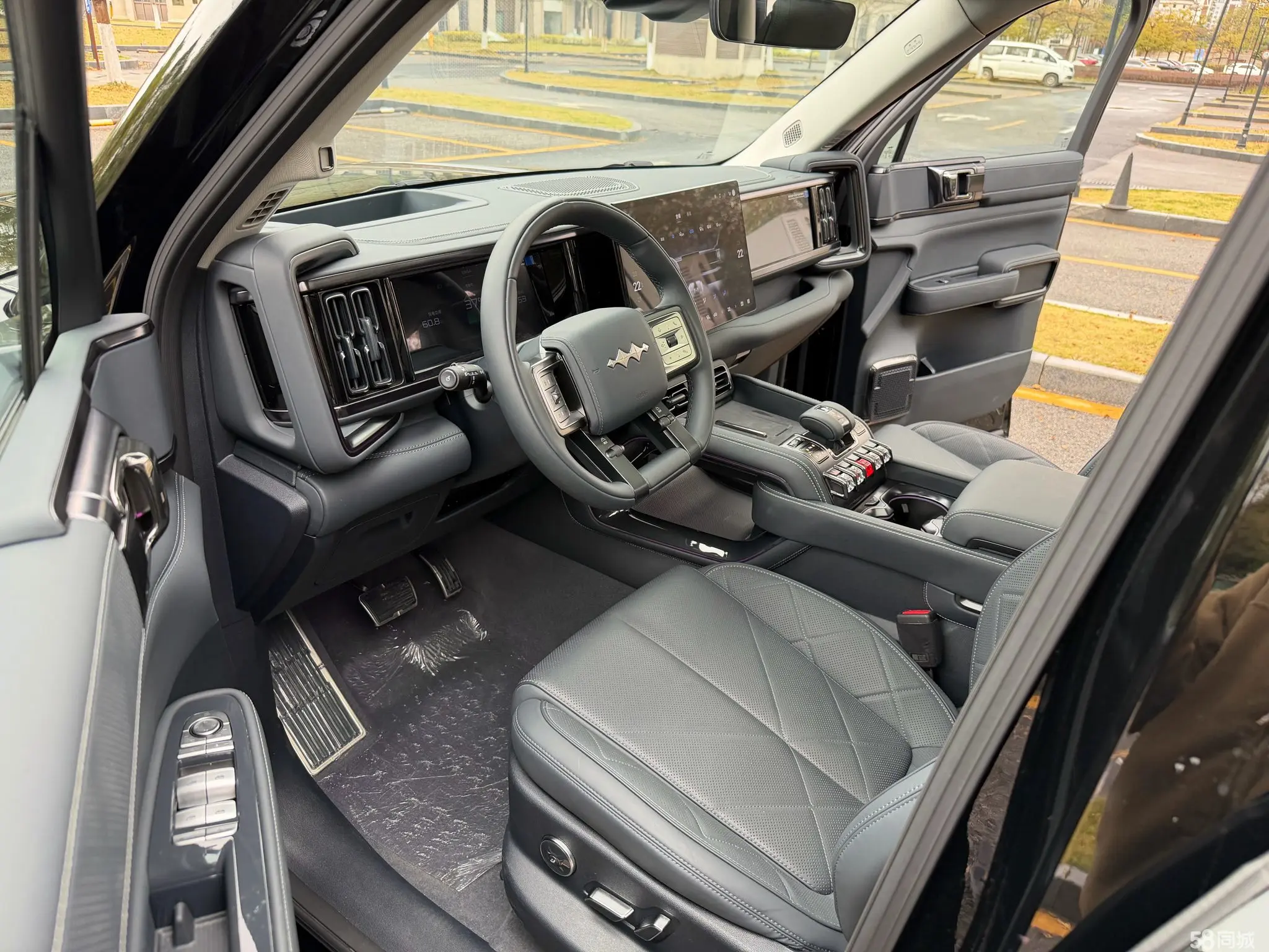 FangChengBao Leopard 5 2025 car image #4