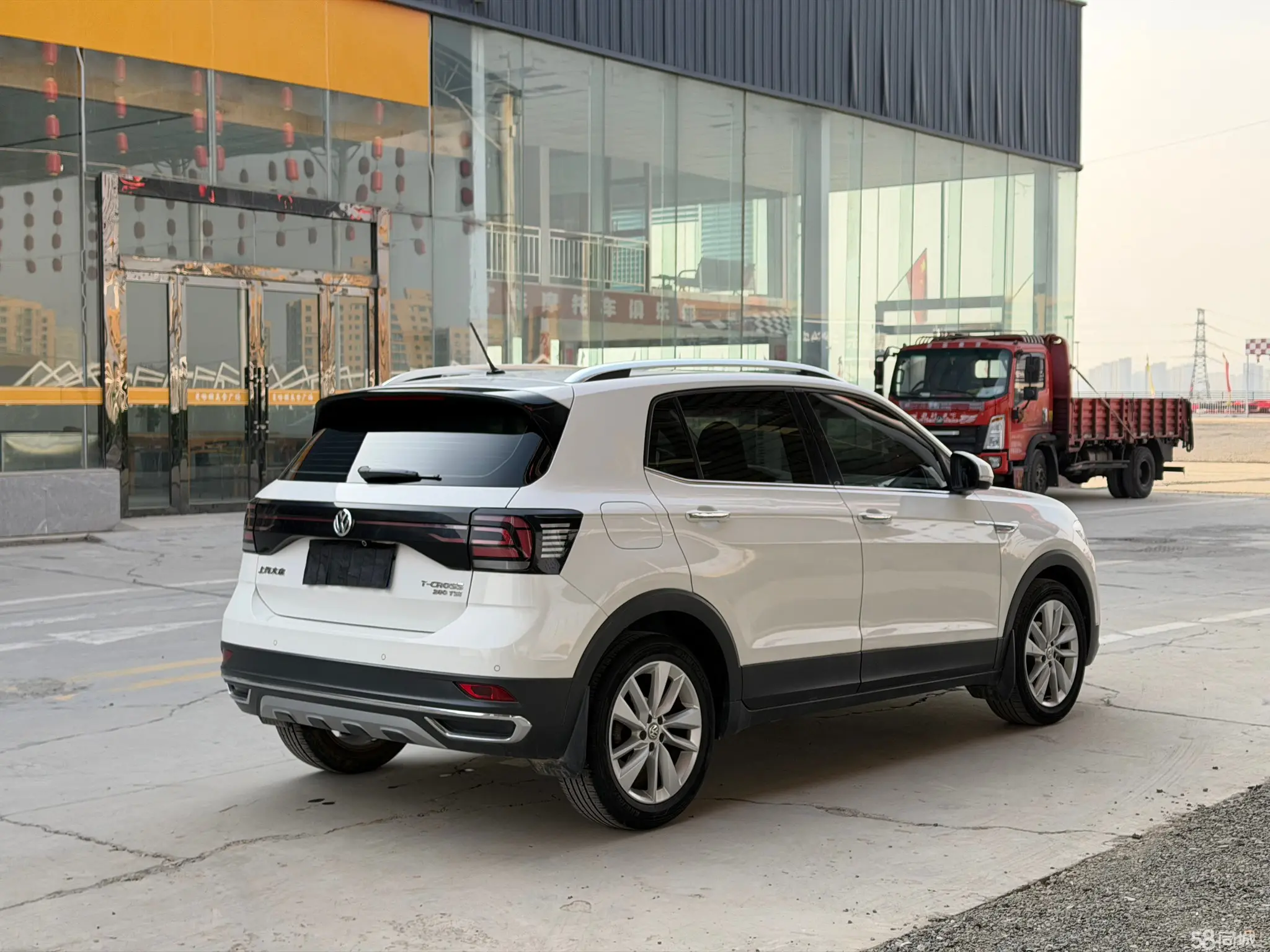 Volkswagen T-Cross 2020 #4 Volkswagen T-Cross 2020 car image #4