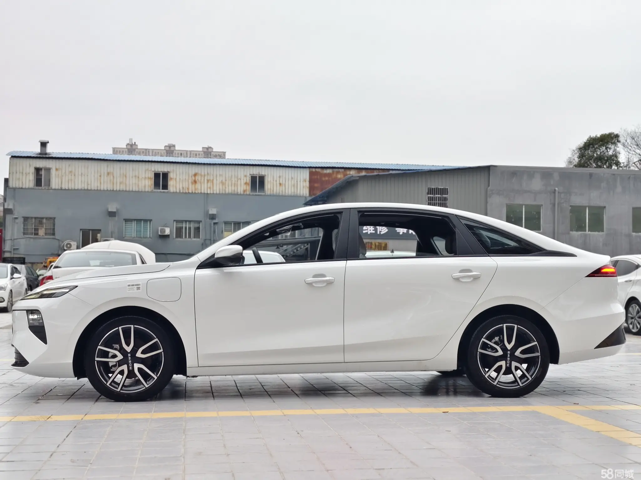 Roewe D6 2025 изображение автомобиля #4
