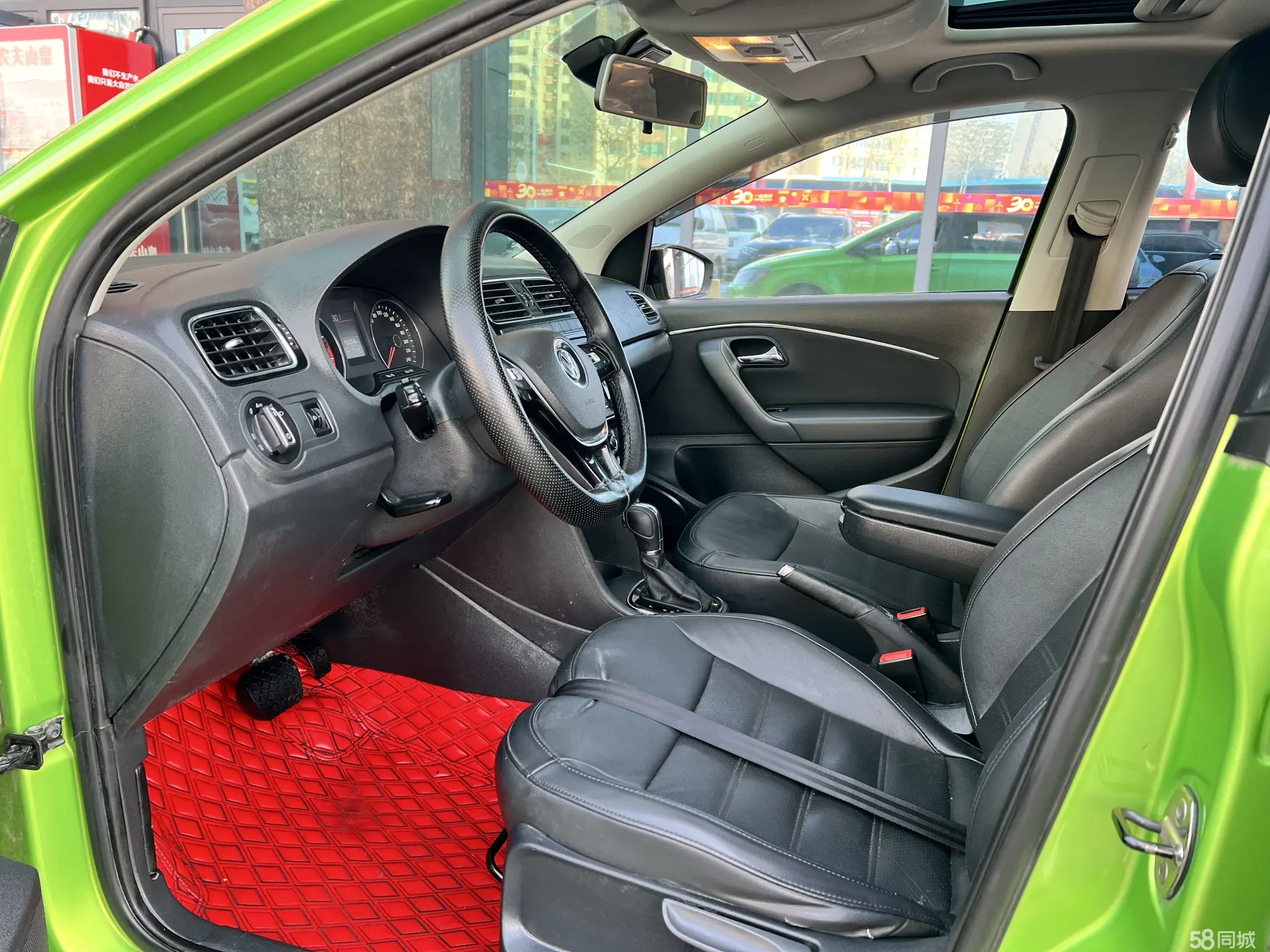 Volkswagen Polo 2015 car image #4
