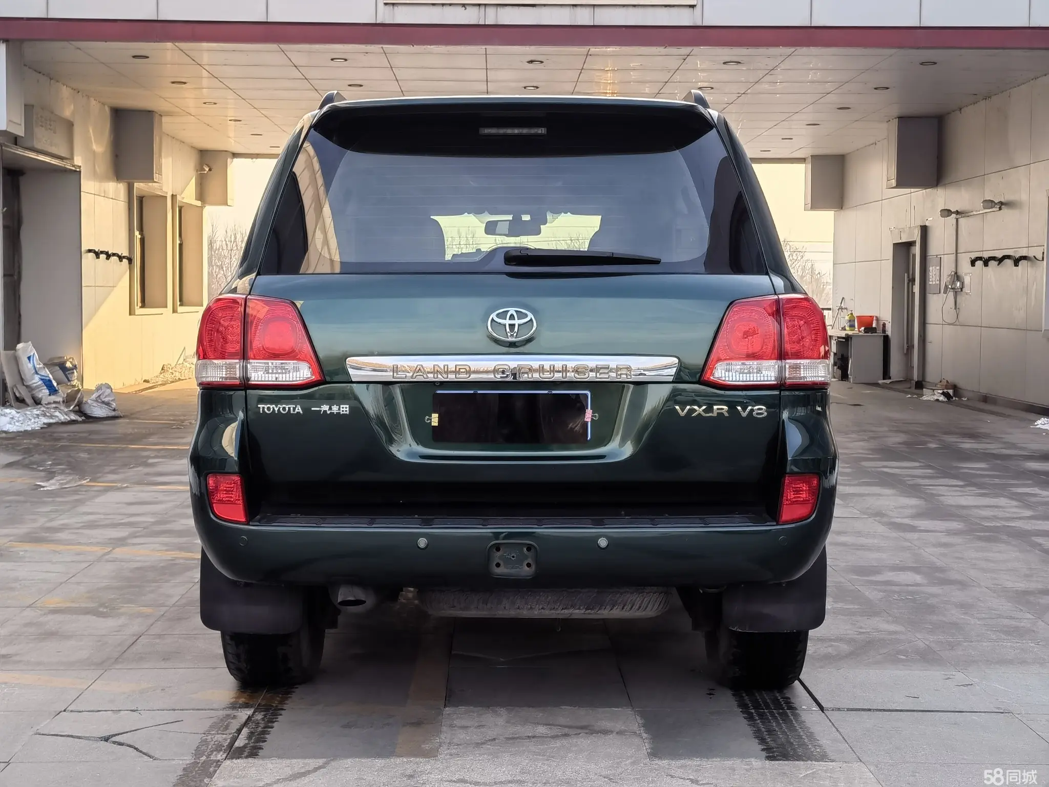 Toyota Land Cruiser 2010 car image #4