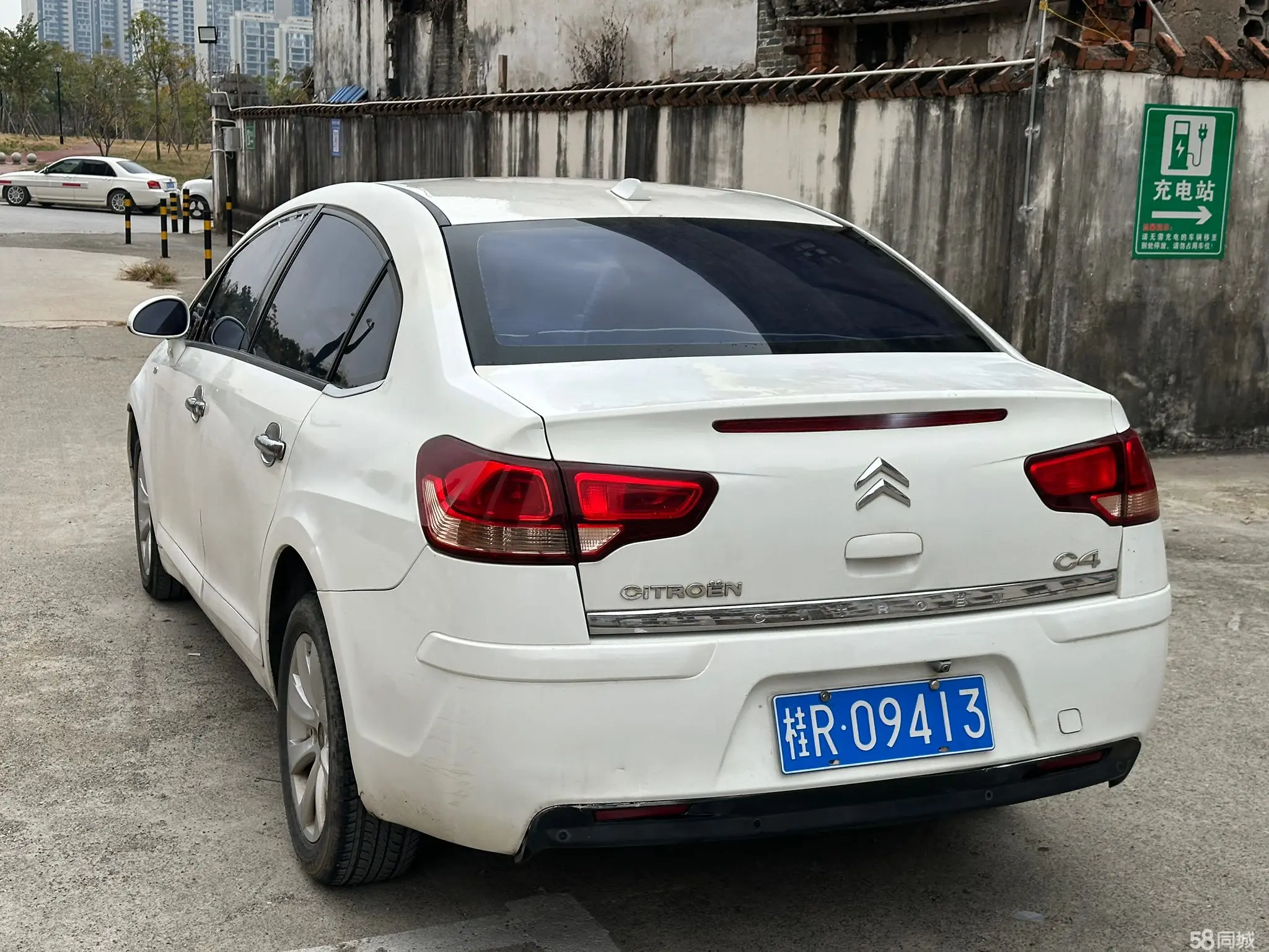 Citroen C-Quatre 2009 #4 Citroen C-Quatre 2009 car image #4