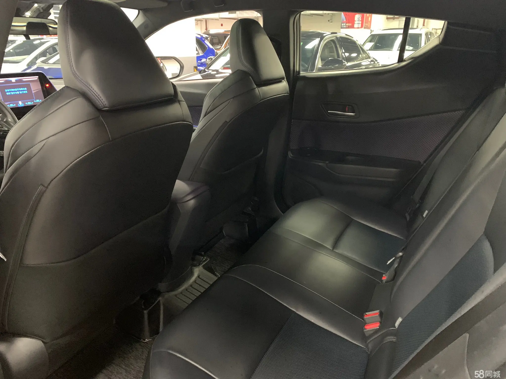 Toyota C-HR 2020 car image #4