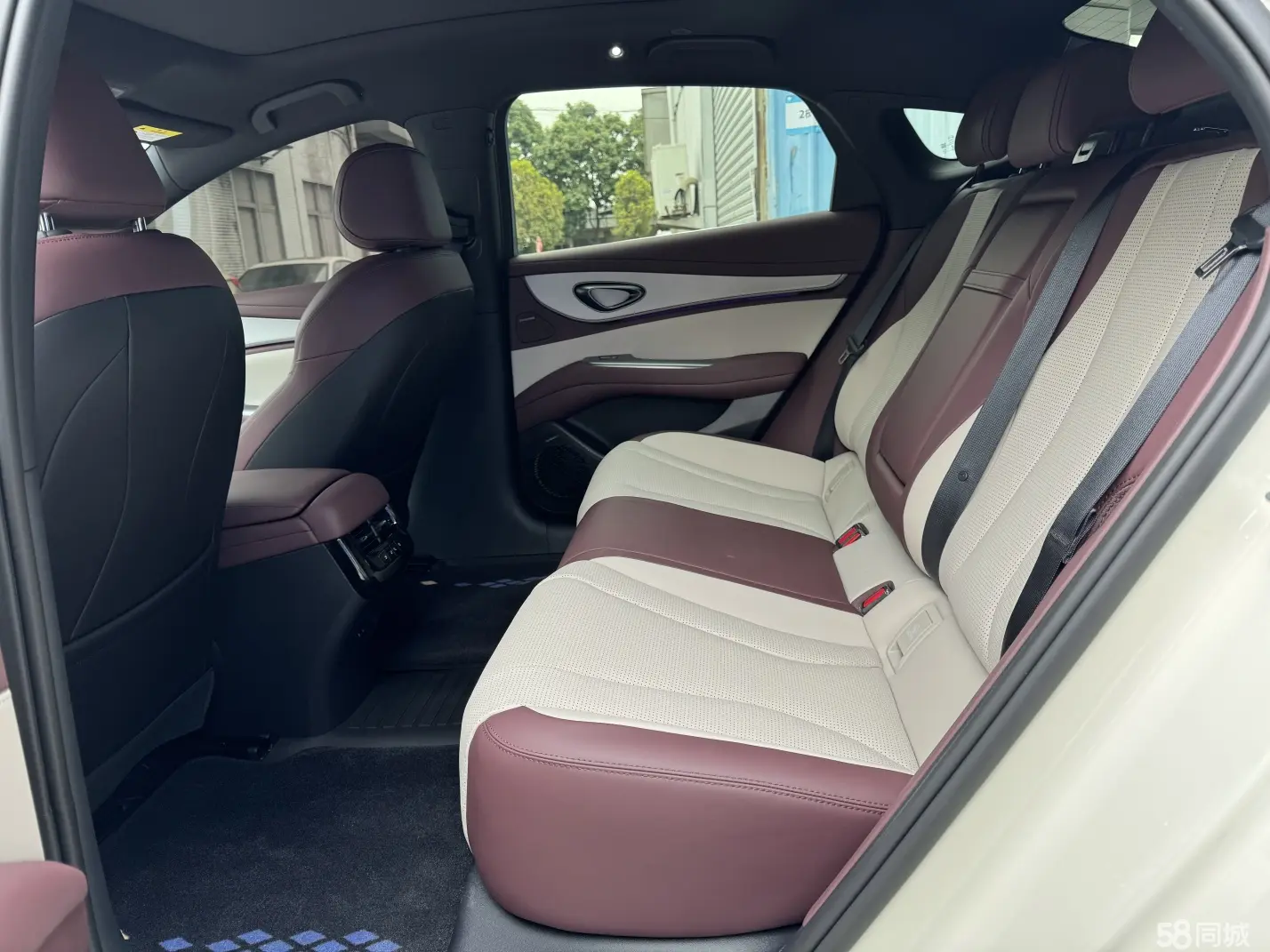 BYD Seal 07 DM-i 2025 car image #4