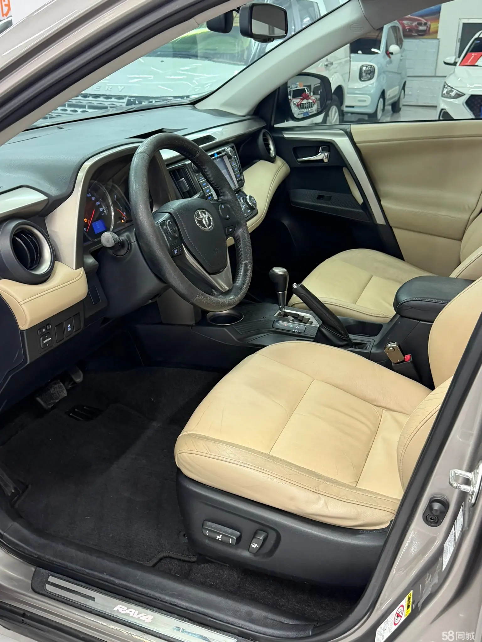 Toyota RAV4 2013 car image #4