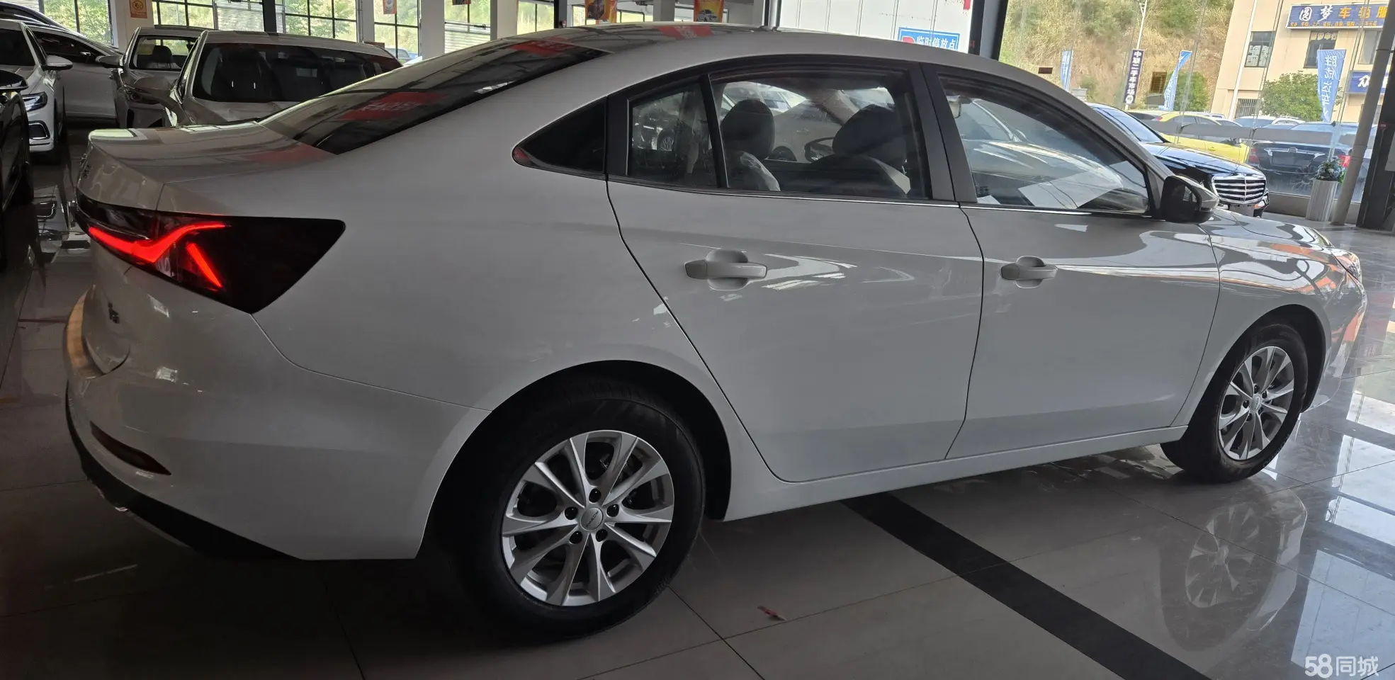 Roewe i5 2025 car image #4