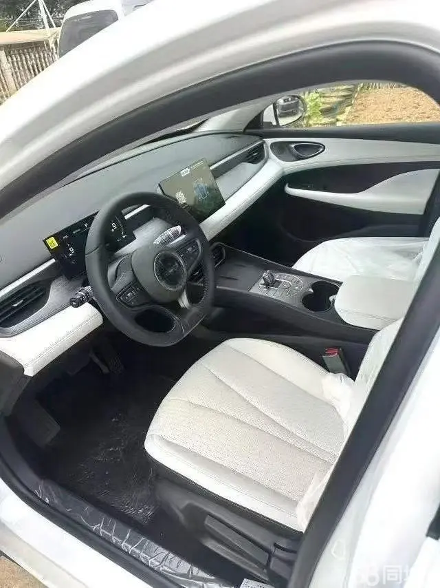 BYD Seal 05 DM-i 2025 car image #4