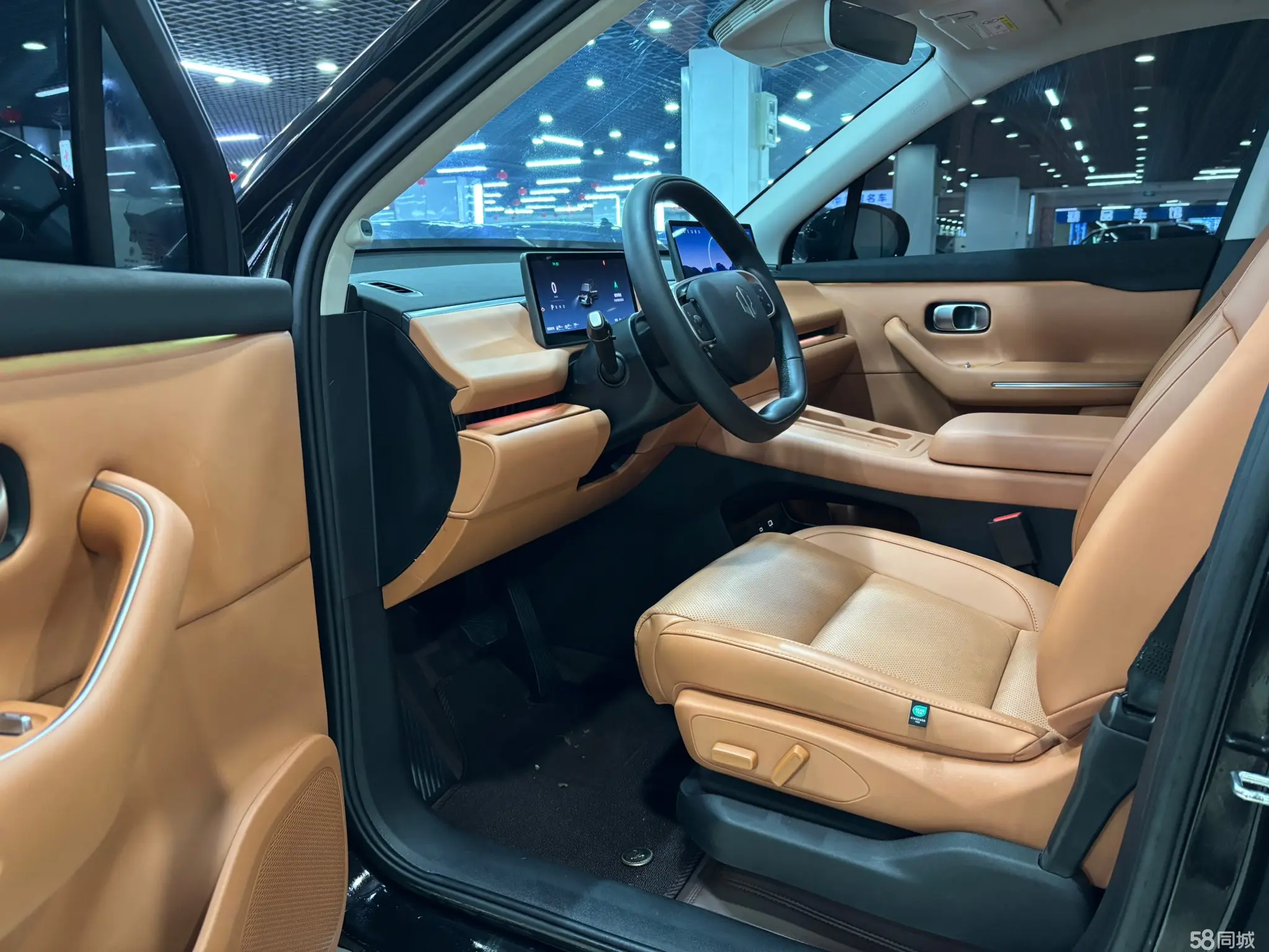 零跑汽车 零跑C16 2025 汽车图片 #4