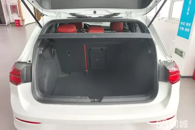 Volkswagen Golf 2023 car image #4