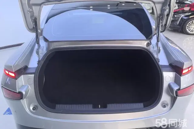 Xpeng P7 2022 car image #4