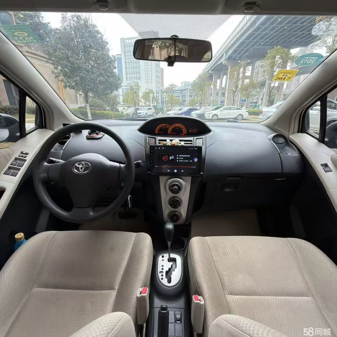 Toyota Yaris 2010 car image #4