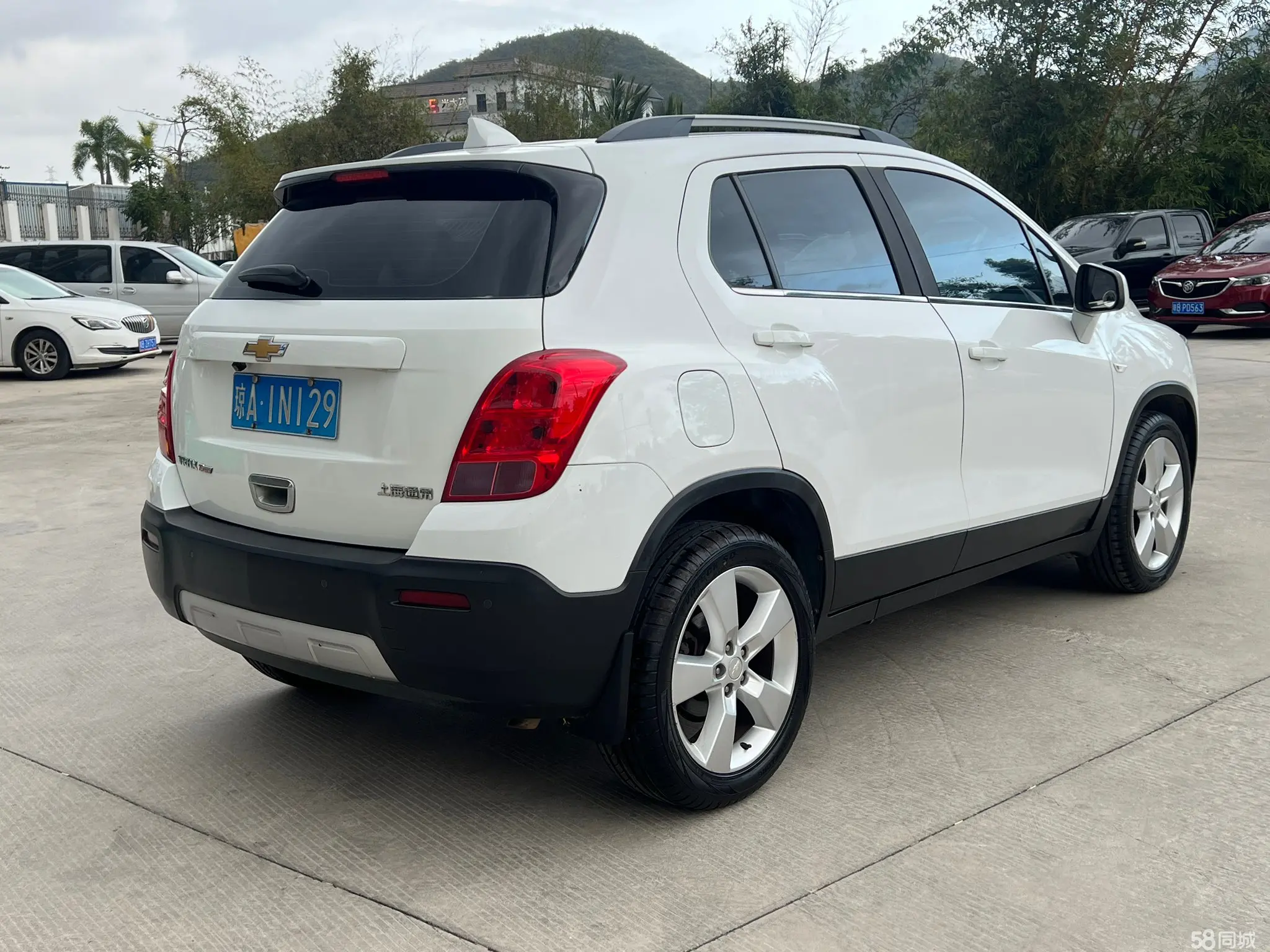 Chevrolet Tracker 2015 изображение автомобиля #4