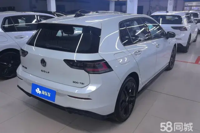 Volkswagen Golf 2025 car image #4