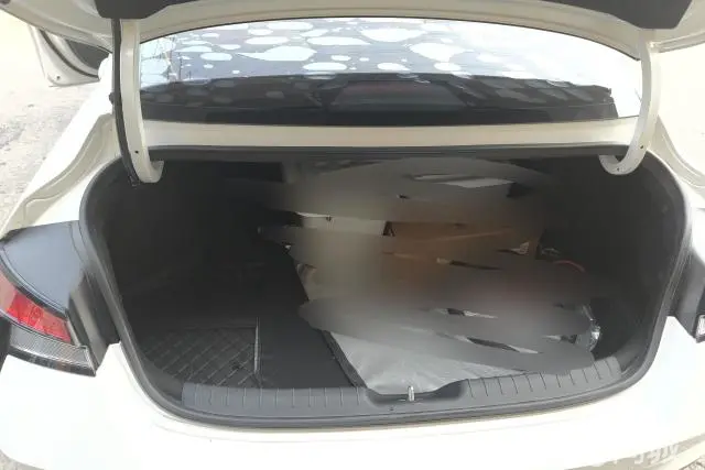 Hyundai Elantra 2023 car image #4