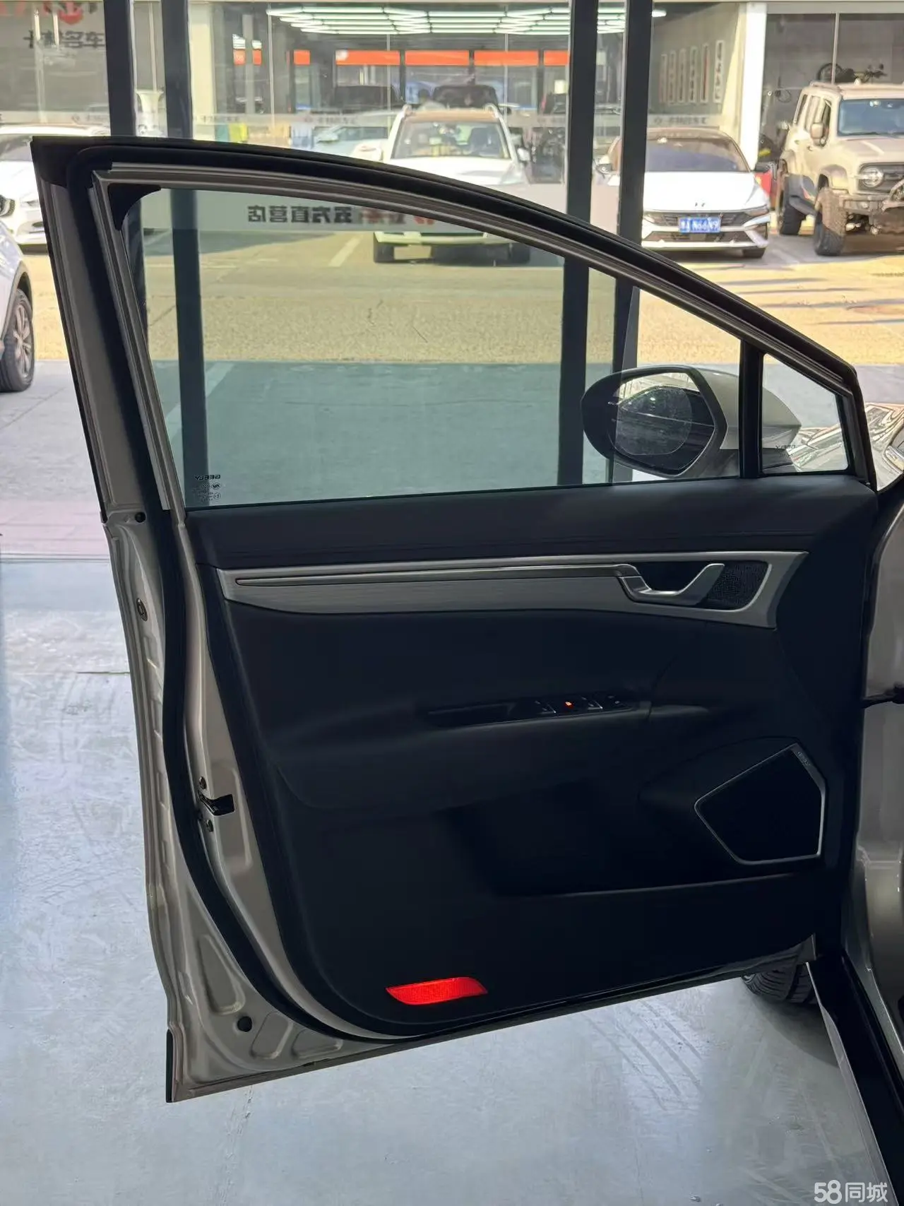 GEELY Emgrand GSe 2018 car image #4