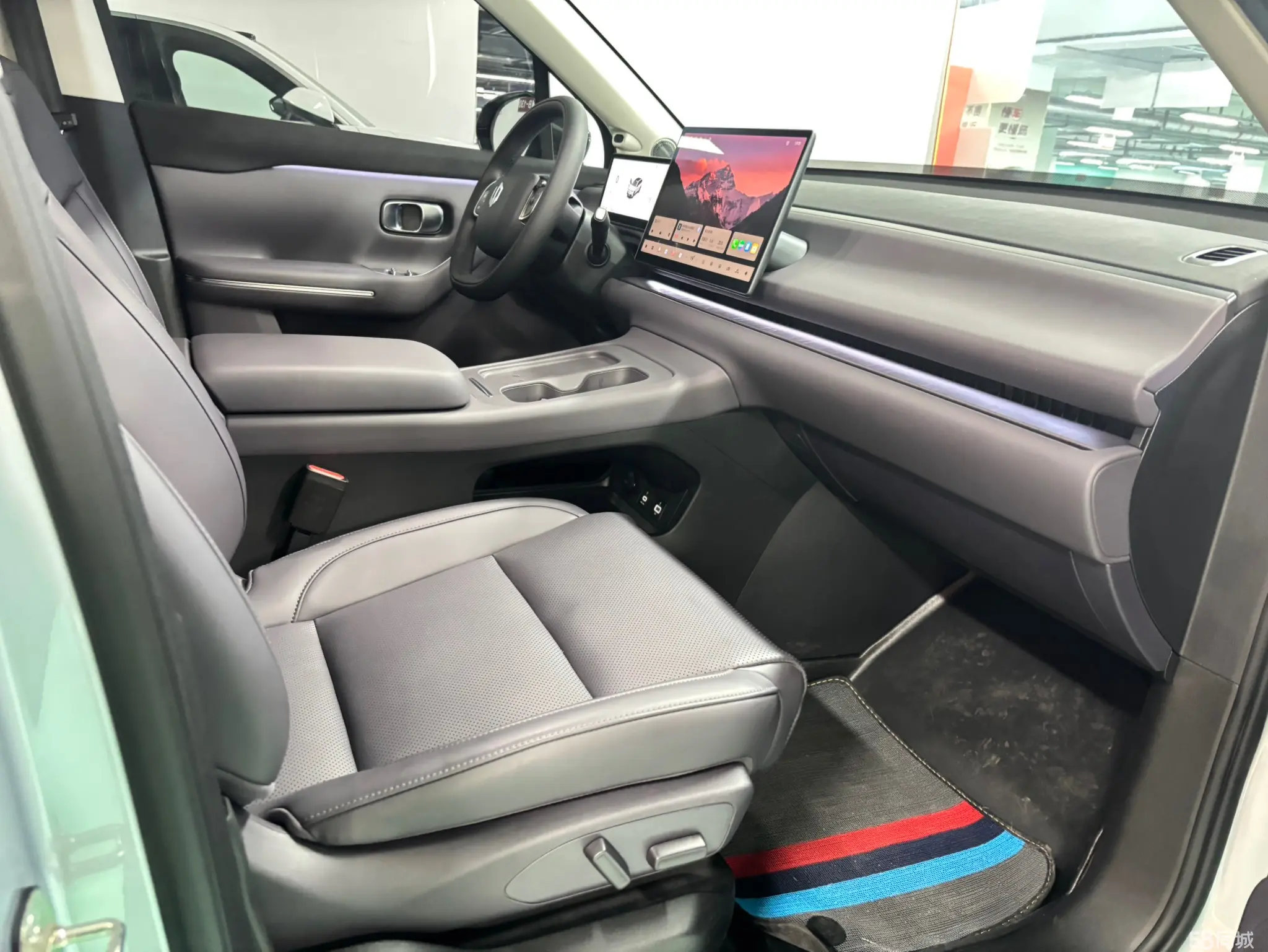 零跑汽车 零跑C16 2024 汽车图片 #4